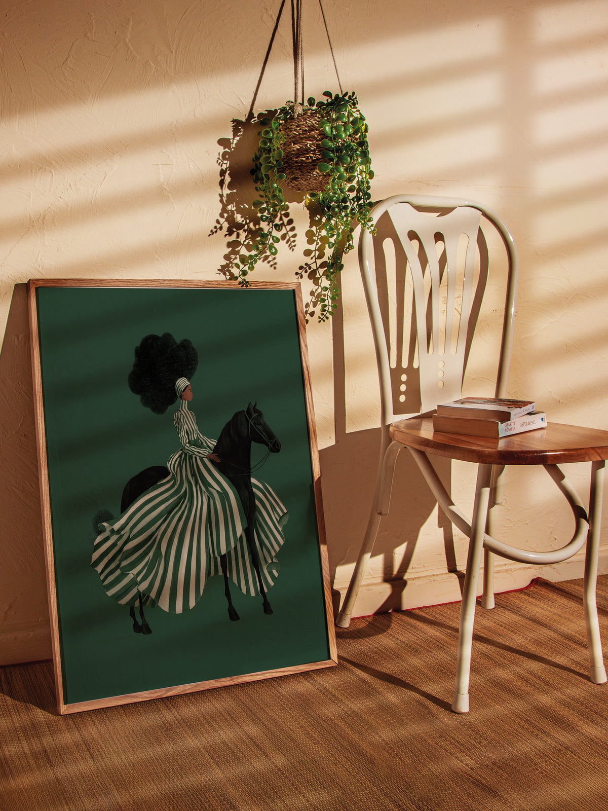 Çizgili Elbiseli Atlı Kadın Poster – Ahşap Çerçeveli Tablo