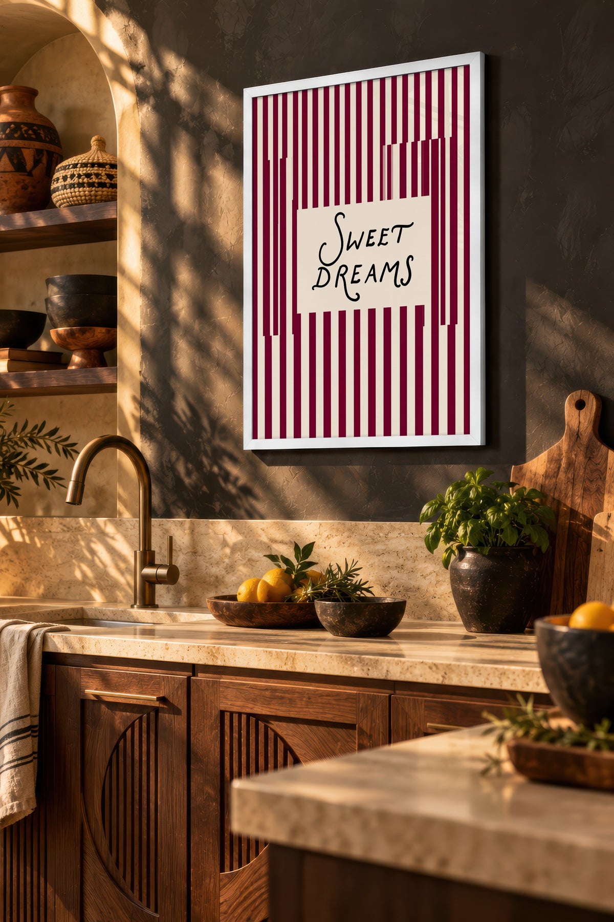 Şeritli Tatlı Rüyalar Yazısı Poster – Beyaz Çerçeveli Tablo