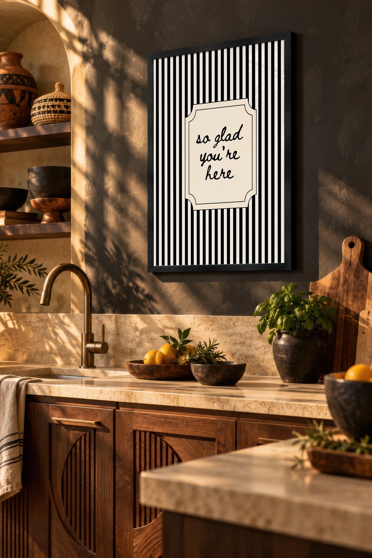 Çizgili Zeminde Hoş Geldin Yazısı Poster – Siyah Çerçeveli Tablo