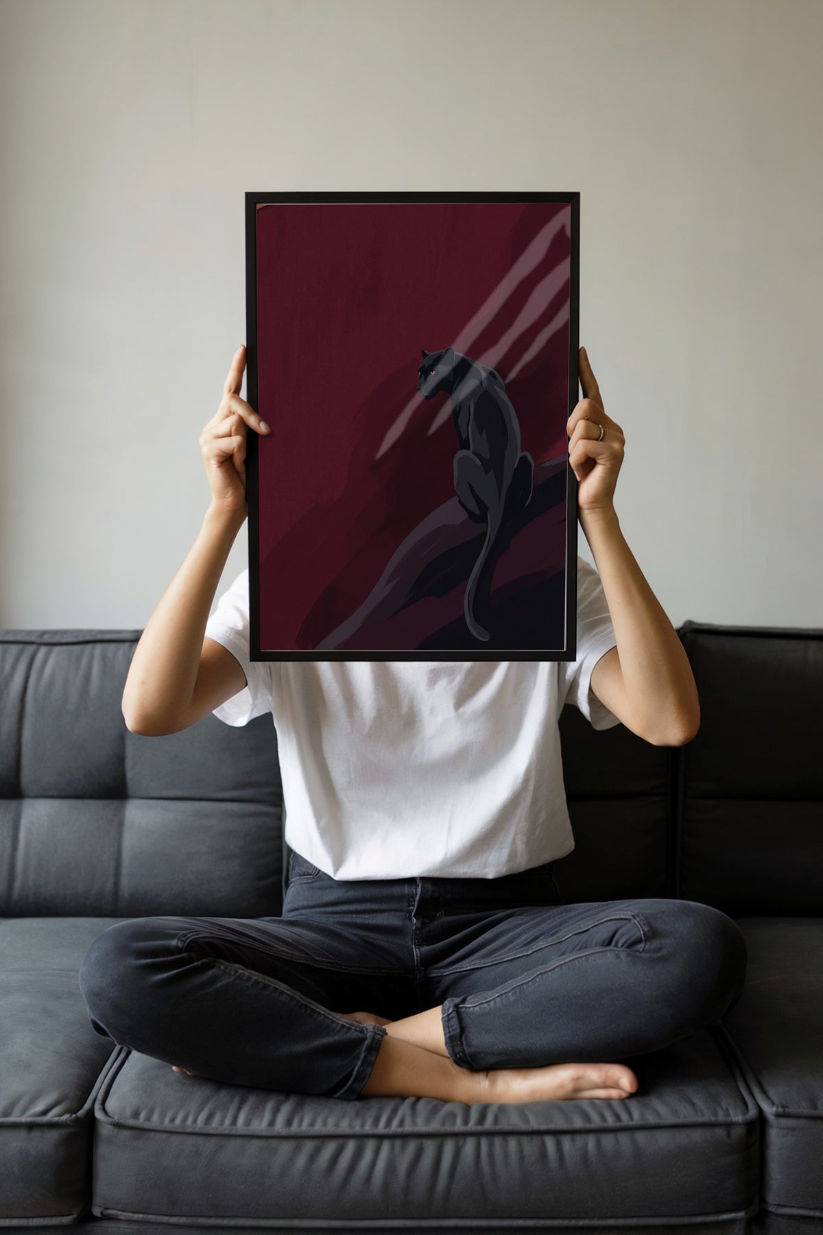 Kızıl Gecede Panter Poster – Siyah Çerçeveli Tablo
