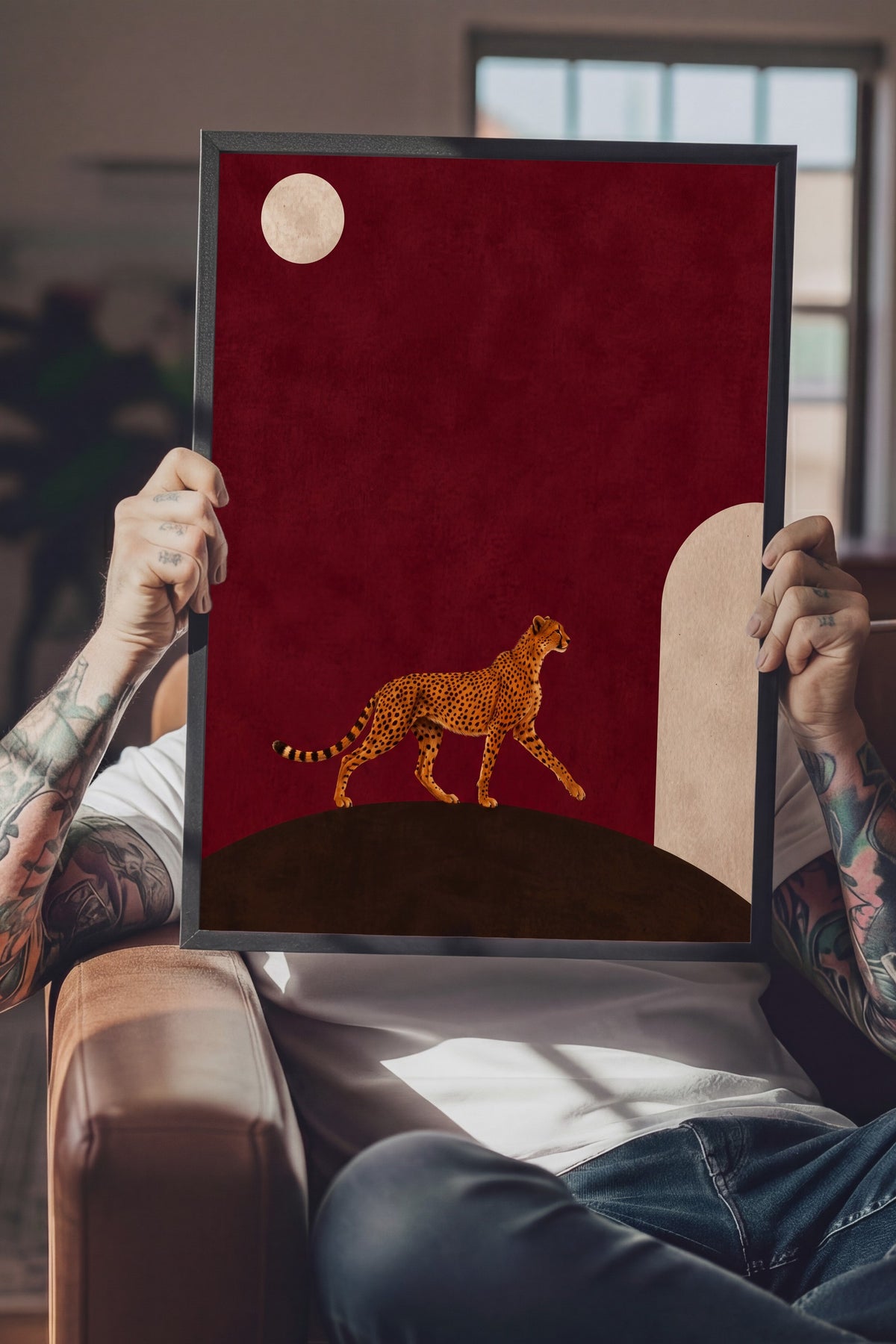 Ay Işığında Yürüyen Çita Poster – Siyah Çerçeveli Tablo