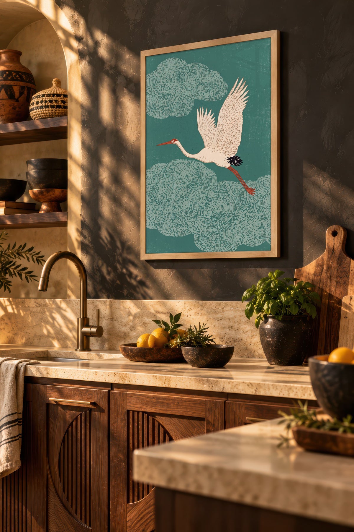 Bulutlar Arasında Turna Kuşu Poster – Ahşap Çerçeveli Tablo
