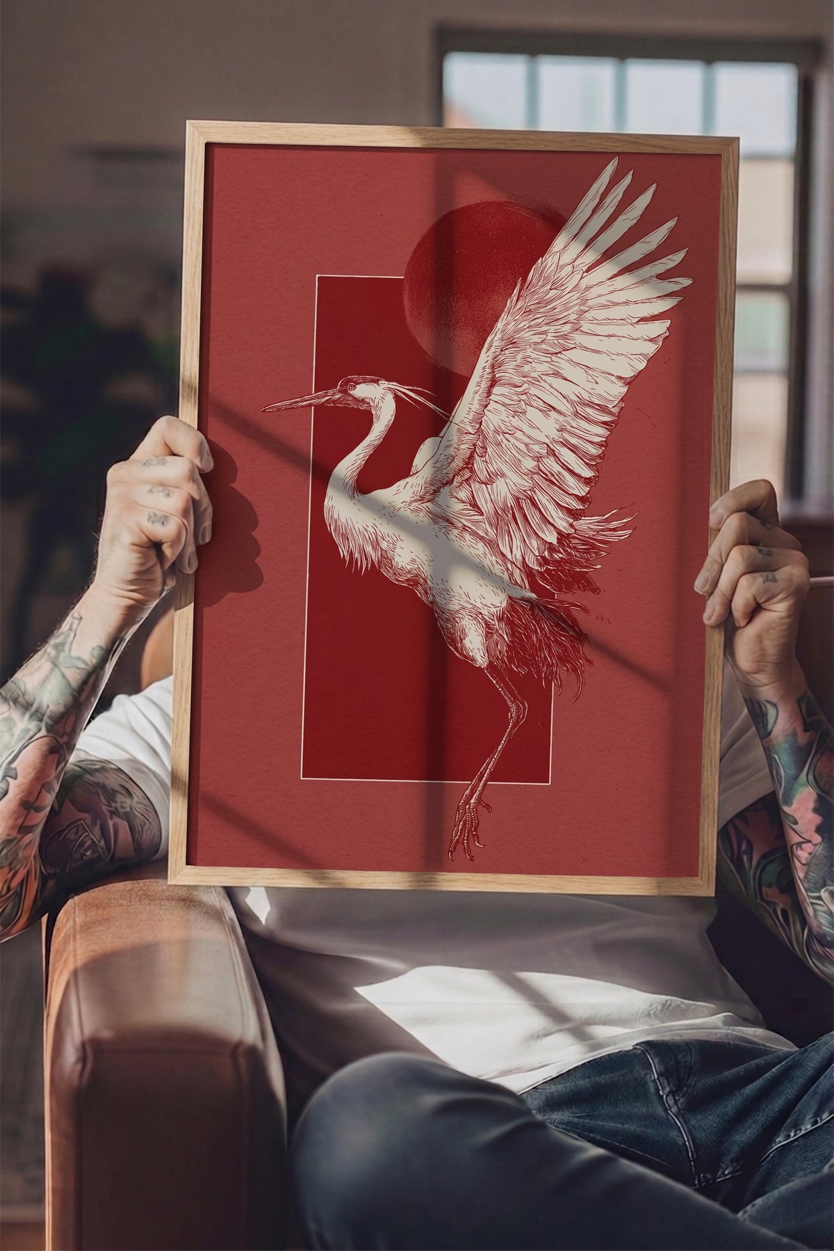 Turna Kuşu ve Kızıl Ay Poster – Ahşap Çerçeveli Tablo