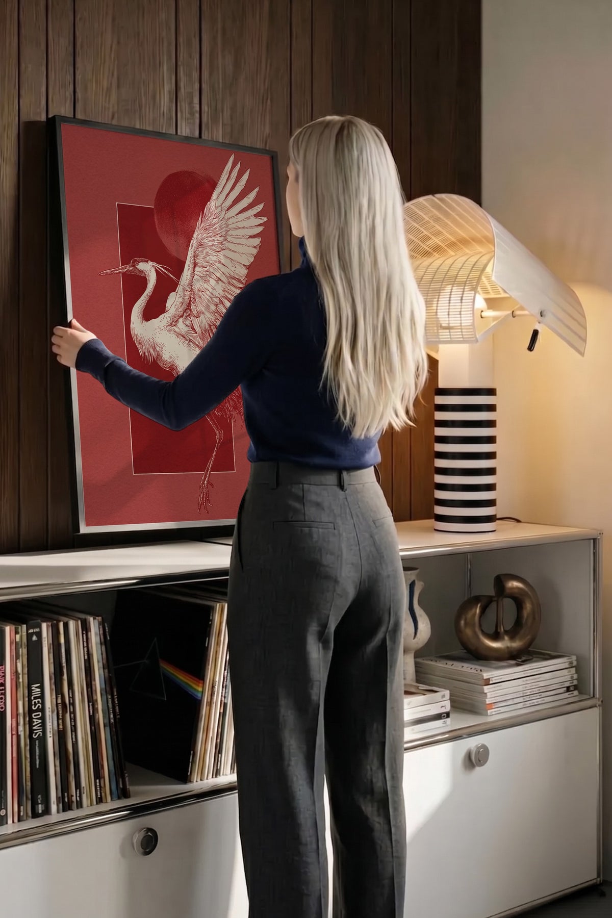 Turna Kuşu ve Kızıl Ay Poster – Siyah Çerçeveli Tablo