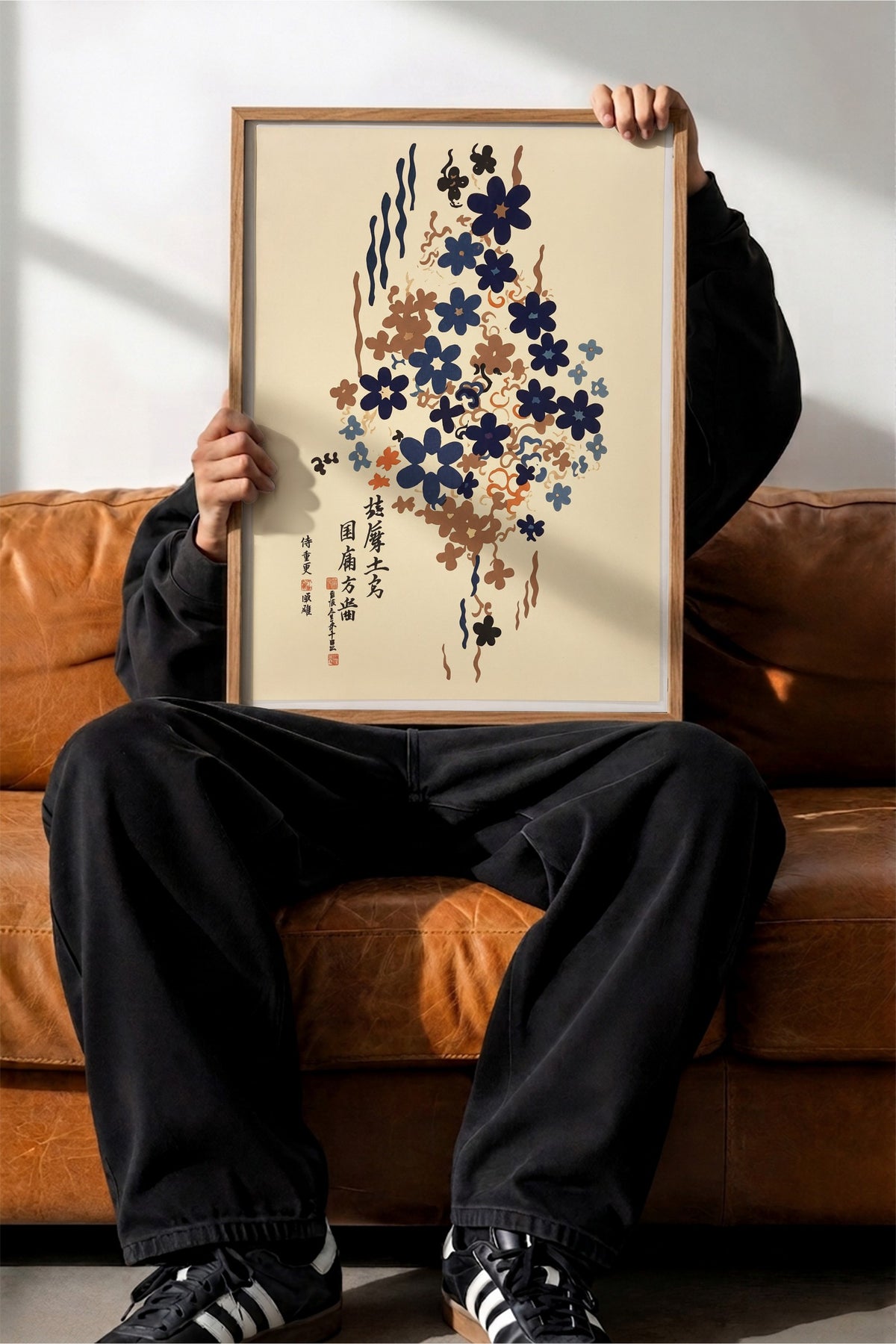Lacivert Çiçek Deseni ve Japon Kaligrafisi Poster – Ahşap Çerçeveli Tablo