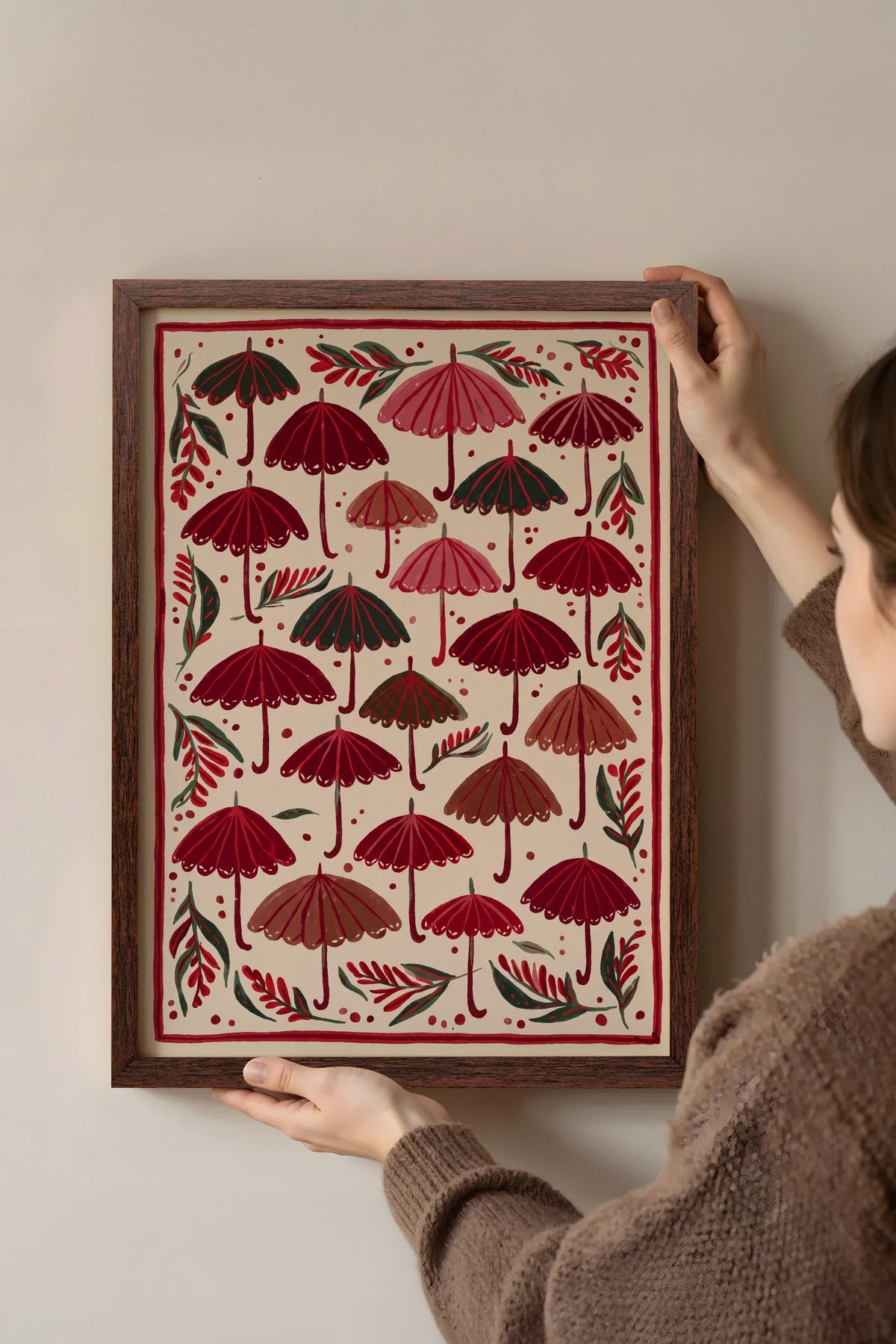 Kırmızı Şemsiyeler Deseni Poster – Kahverengi Çerçeveli Tablo