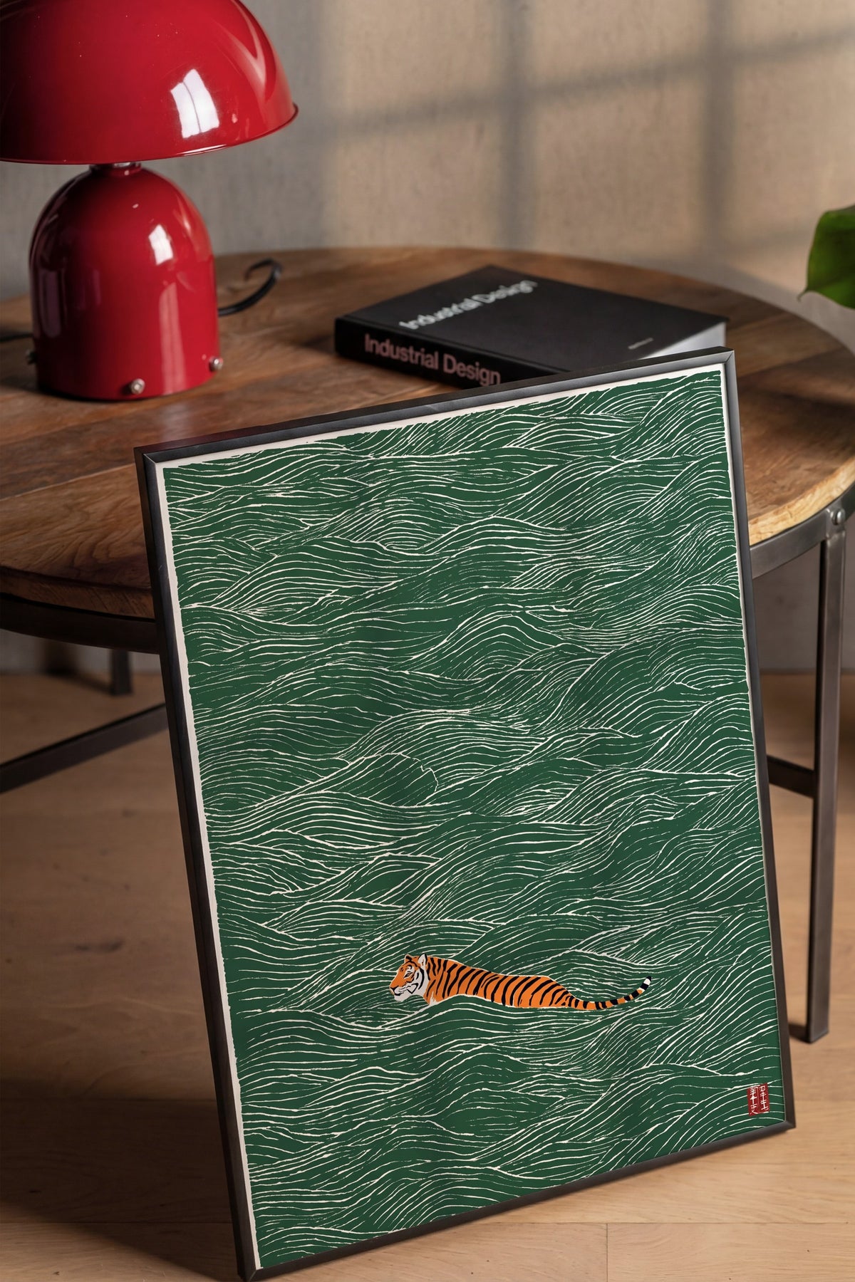 Dalgalarda Yüzen Kaplan Poster – Siyah Çerçeveli Tablo