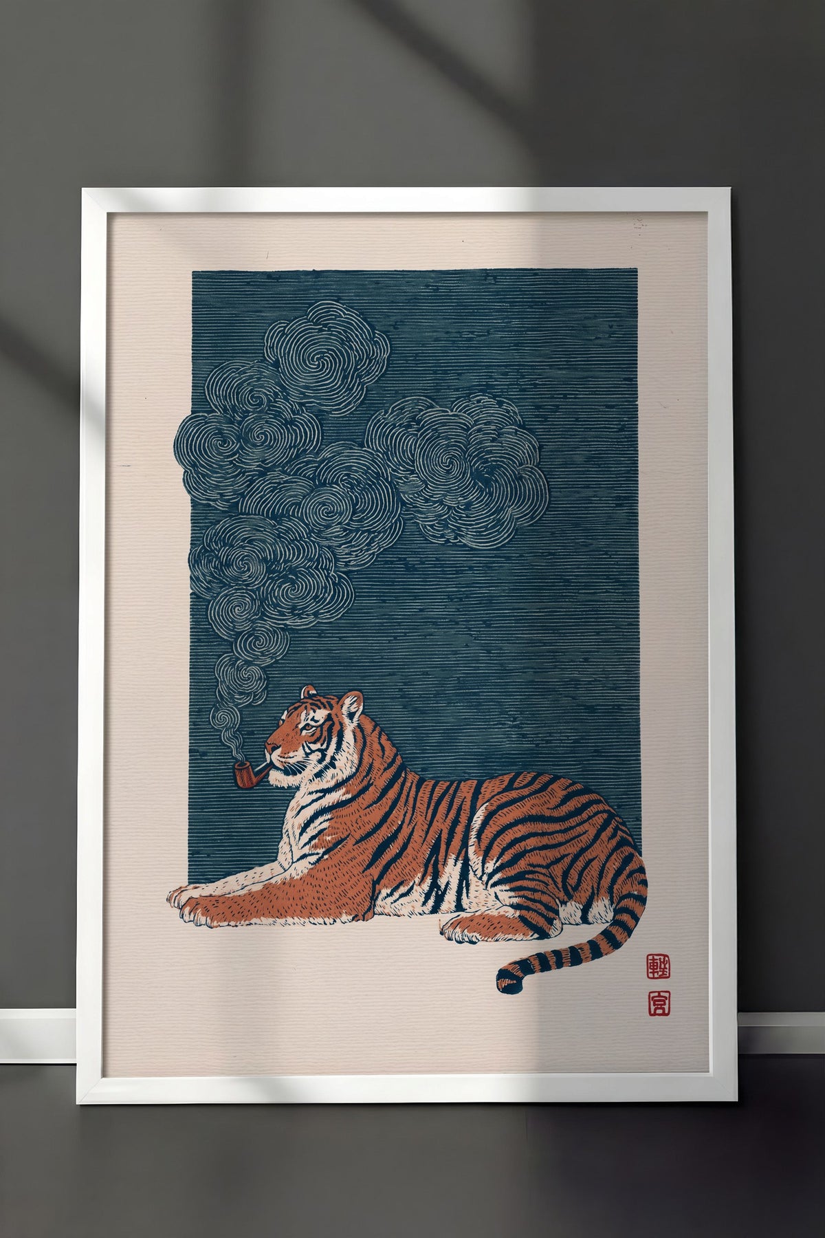 Pipo İçen Kaplan Poster – Beyaz Çerçeveli Tablo