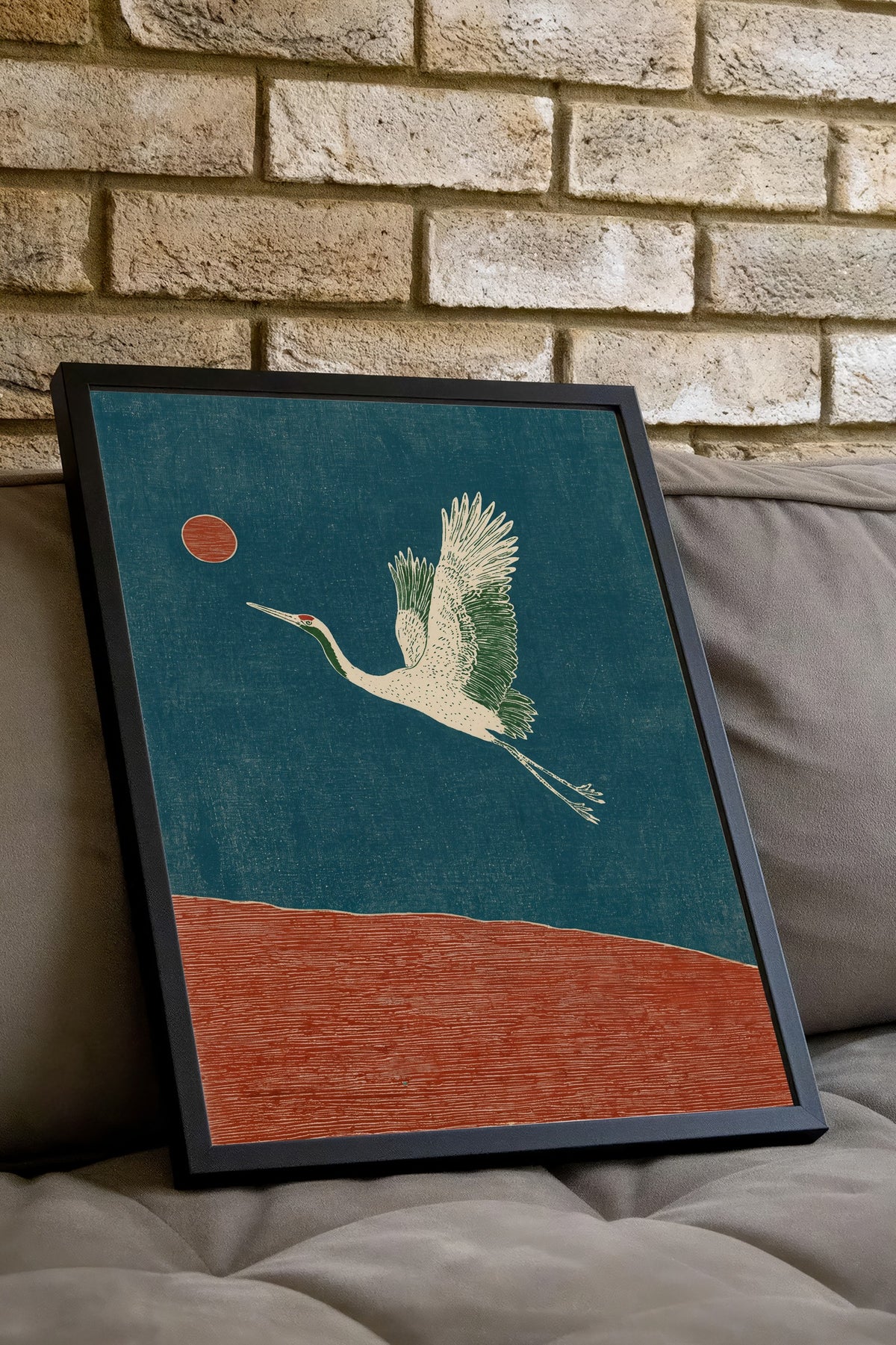 Turna Kuşu ve Kızıl Güneş Poster – Siyah Çerçeveli Tablo
