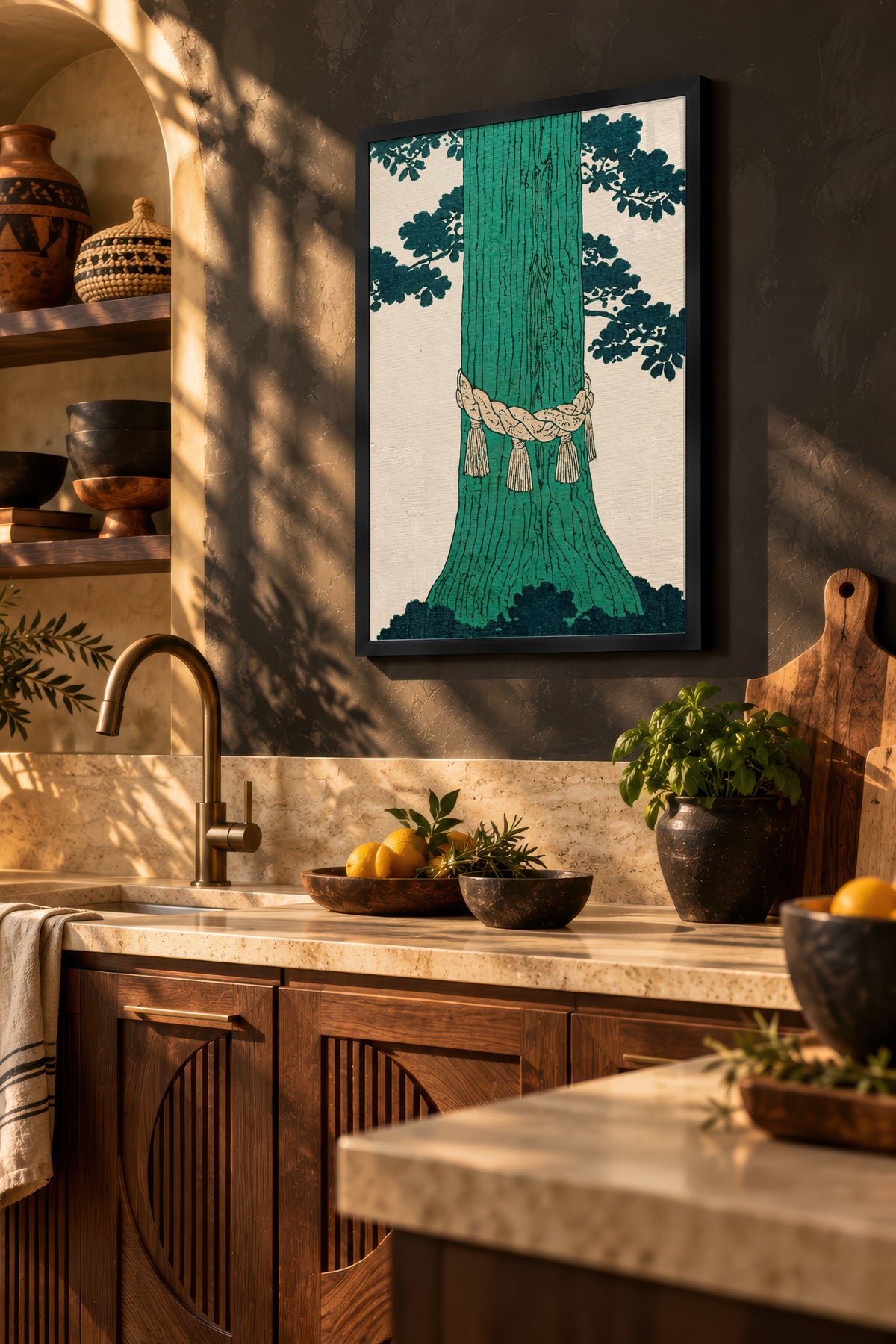 Kutsal Çam Ağacı Gövdesi Poster – Siyah Çerçeveli Tablo