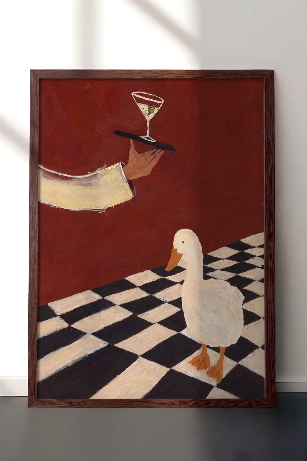 Martini Servisi Yapan Ördek Sahnesi Poster – Kahverengi Çerçeveli Tablo