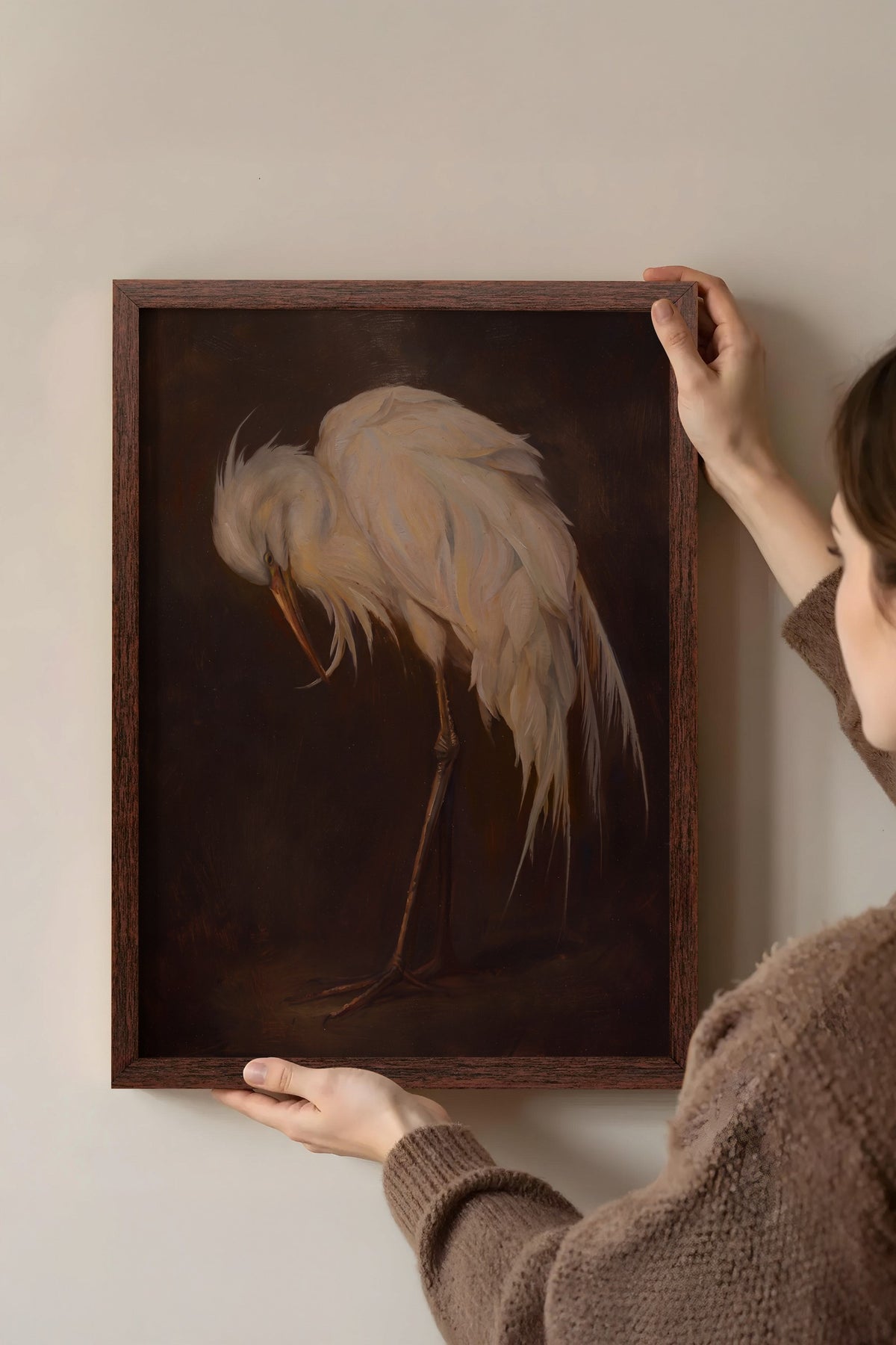 Zarafetle Eğilen Balıkçıl Poster – Kahverengi Çerçeveli Tablo