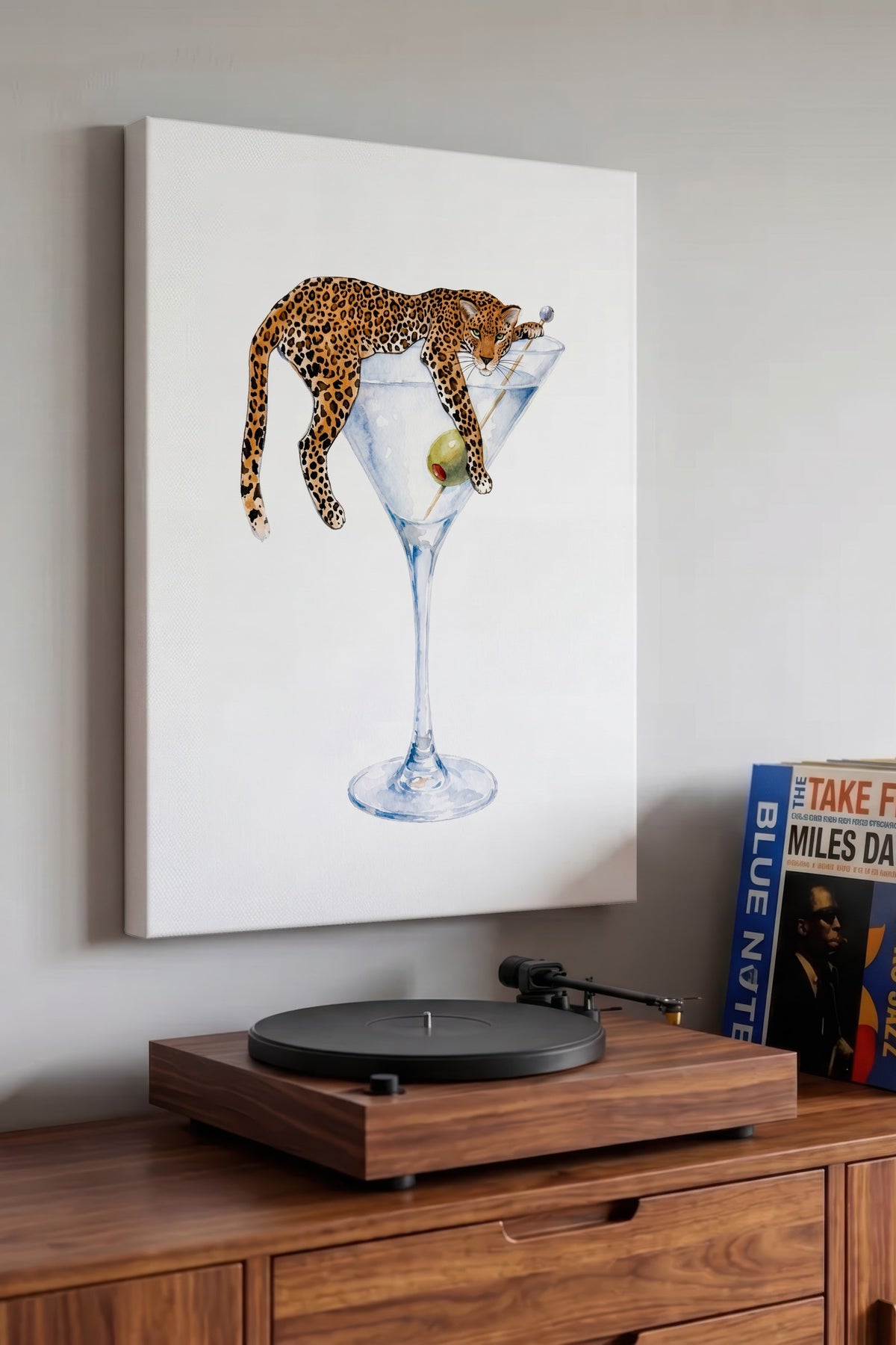 Leoparın Kokteylde Dinlenişi Kanvas Tablo