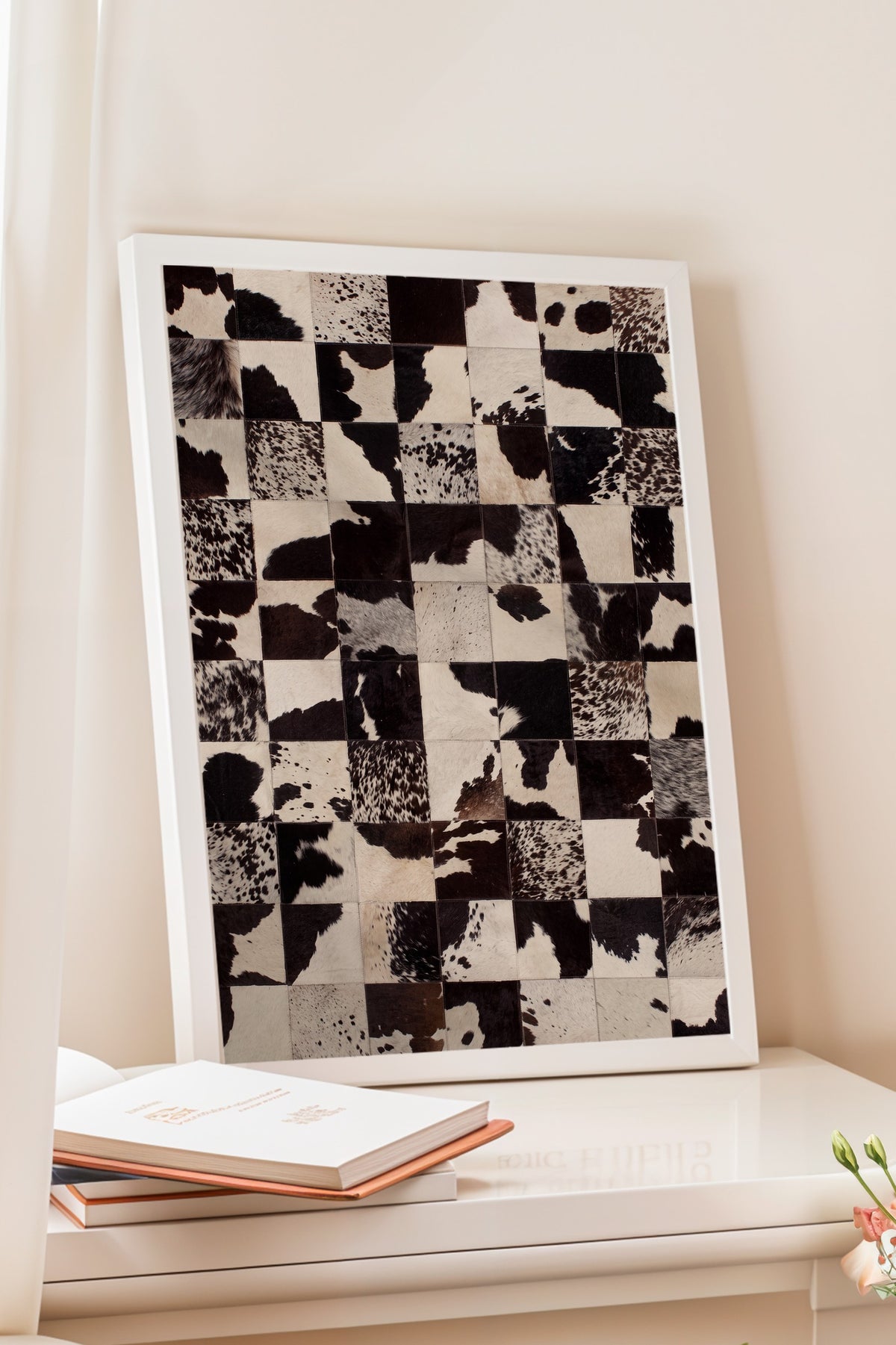 İnek Deseni Yama Görünümü Poster – Beyaz Çerçeveli Tablo