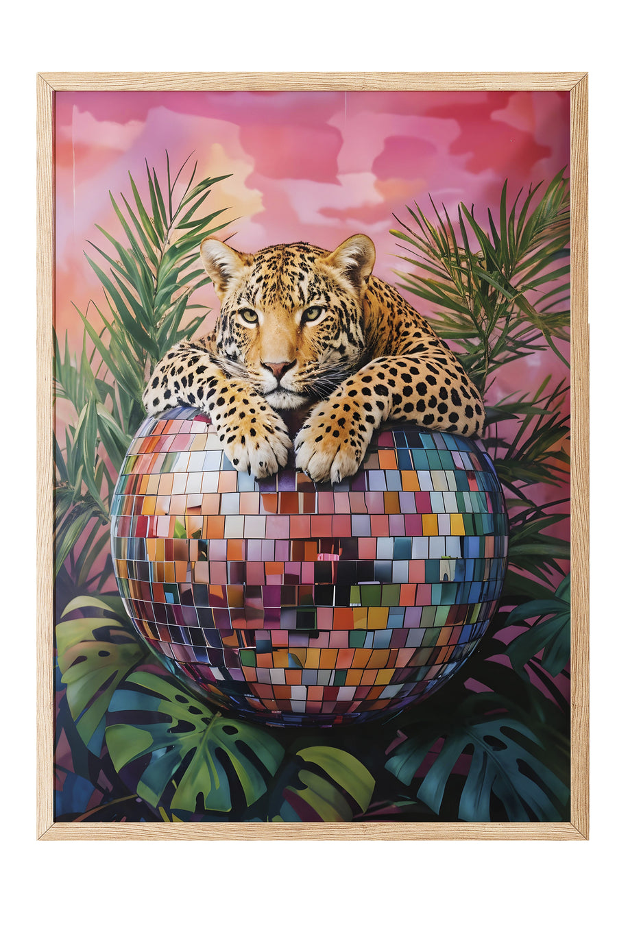 Renkli Disco Topu Üzerinde Leopar Poster – Ahşap Çerçeveli Tablo