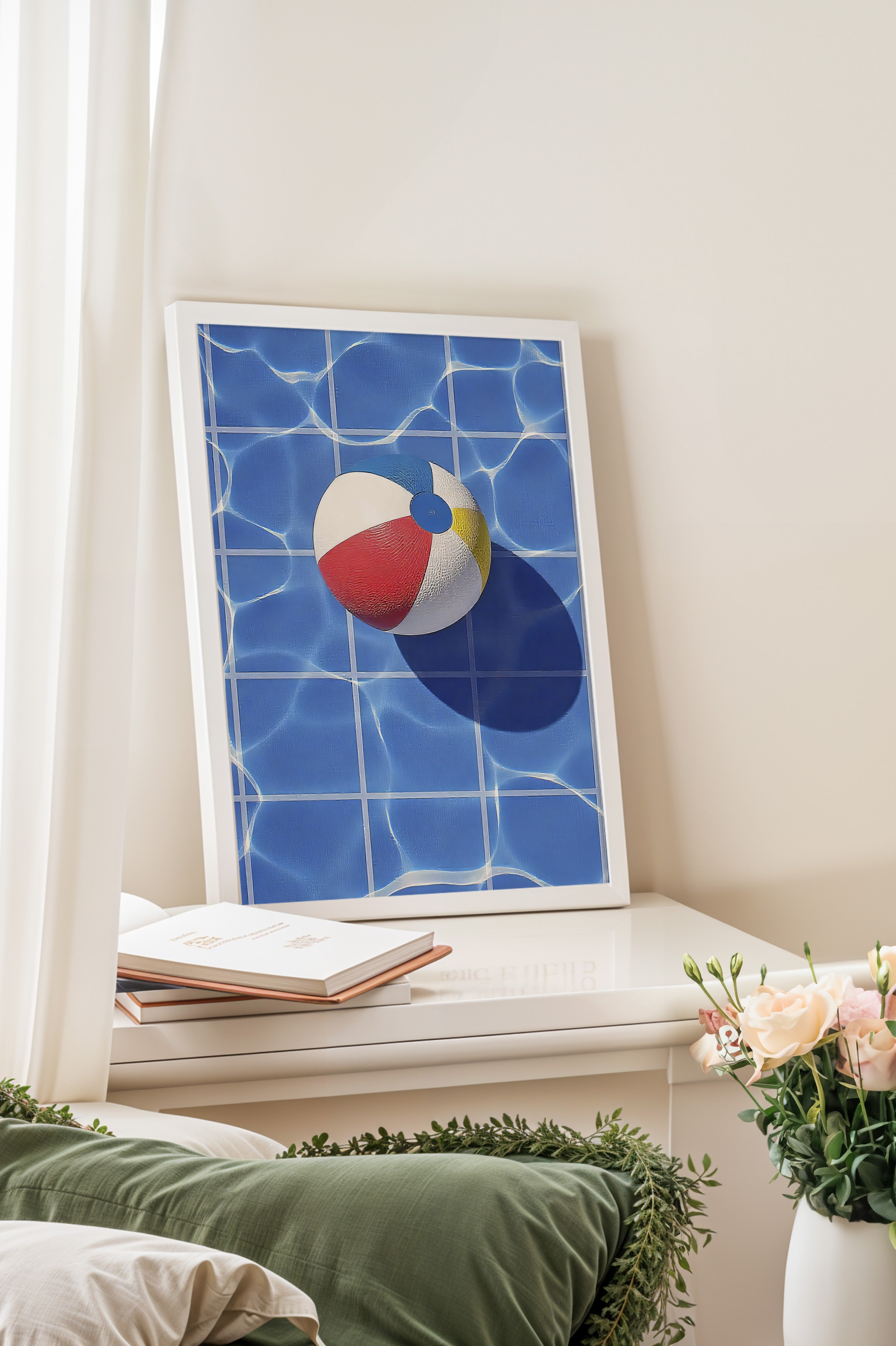 Beyaz Çerçeveli Poster Tablo, Havuzdaki Top, Fotoğraf, Mavi Renk Poster, 2025 Yaz Seçkisi, NO:109481