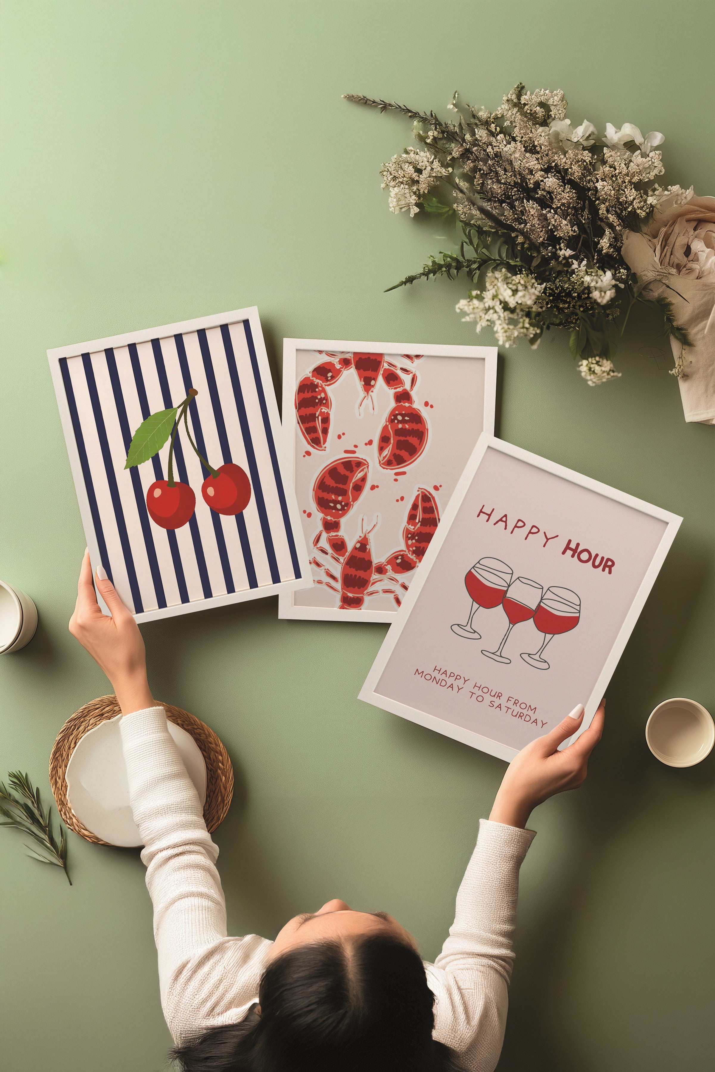 Beyaz Tablo Seti, 3 Adet Beyaz Çerçeveli Poster Happy Hour Model No:300841, Kırmızı Duvar Dekoru