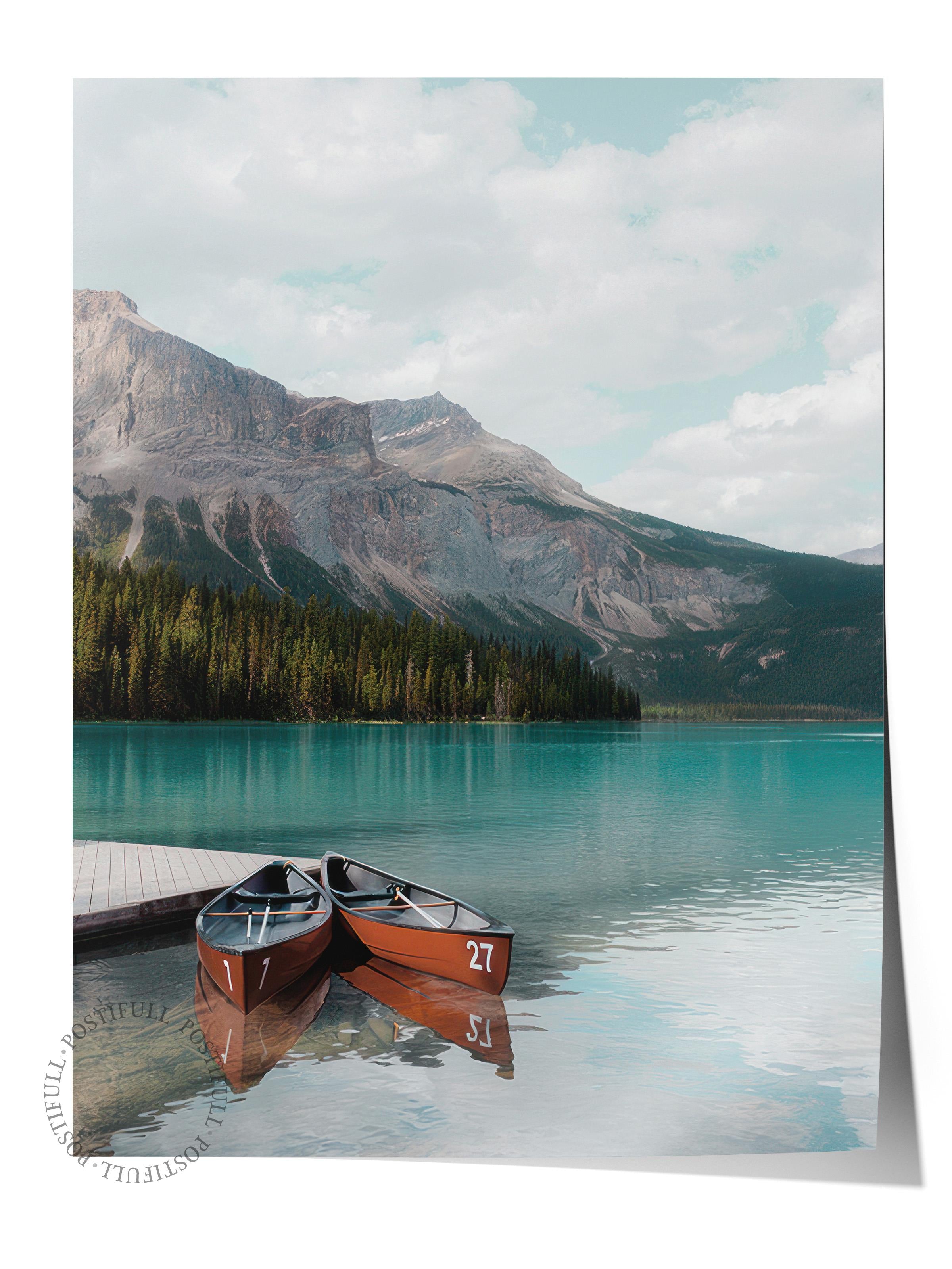 Boats on Lake Louise Poster, Dikey Duvar Tablosu Comfort Serisi NO:108442