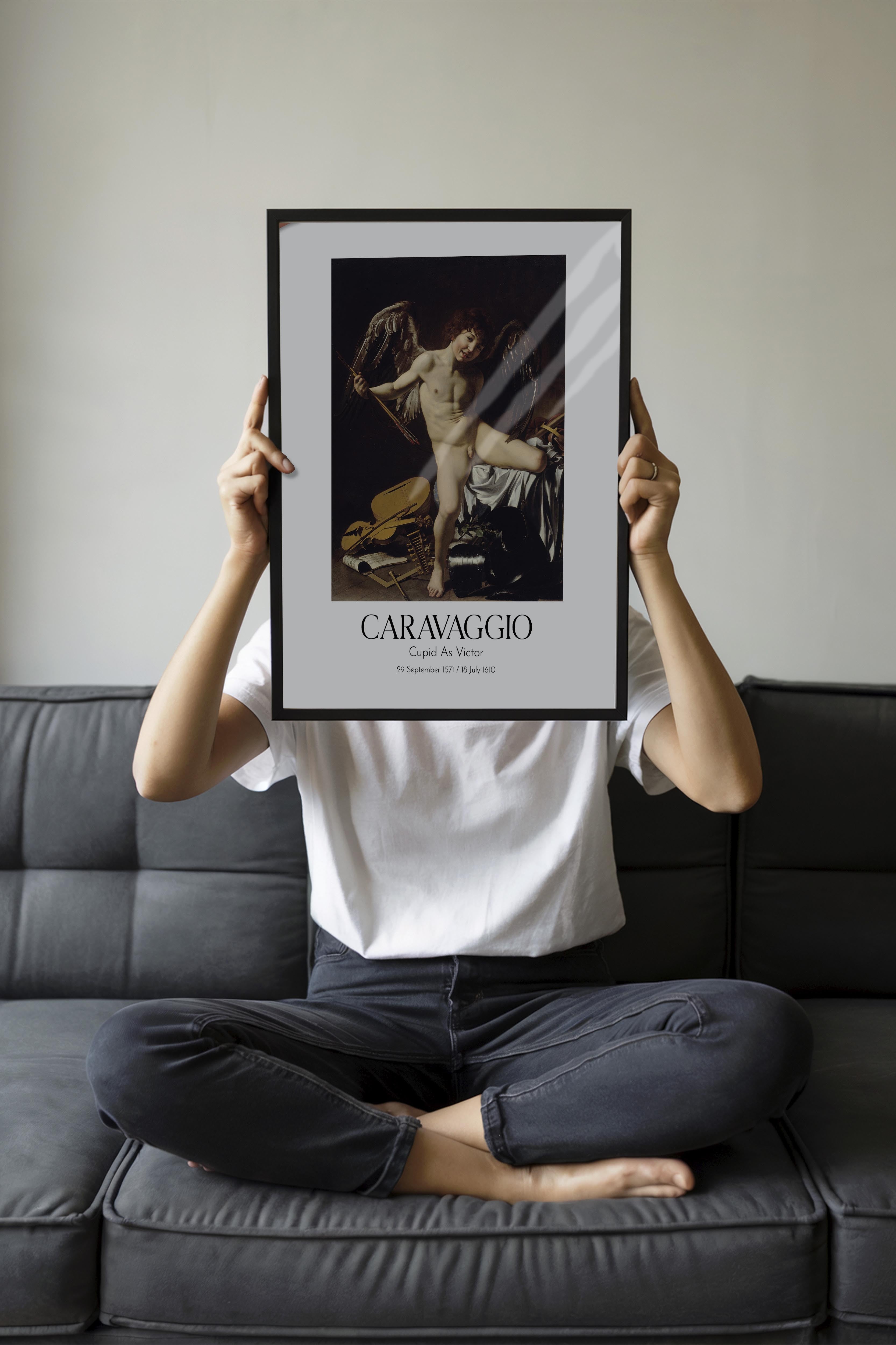 Caravaggio - Cupid As Victor, Siyah Çerçeveli Tablo, Sanat Serisi NO:111629