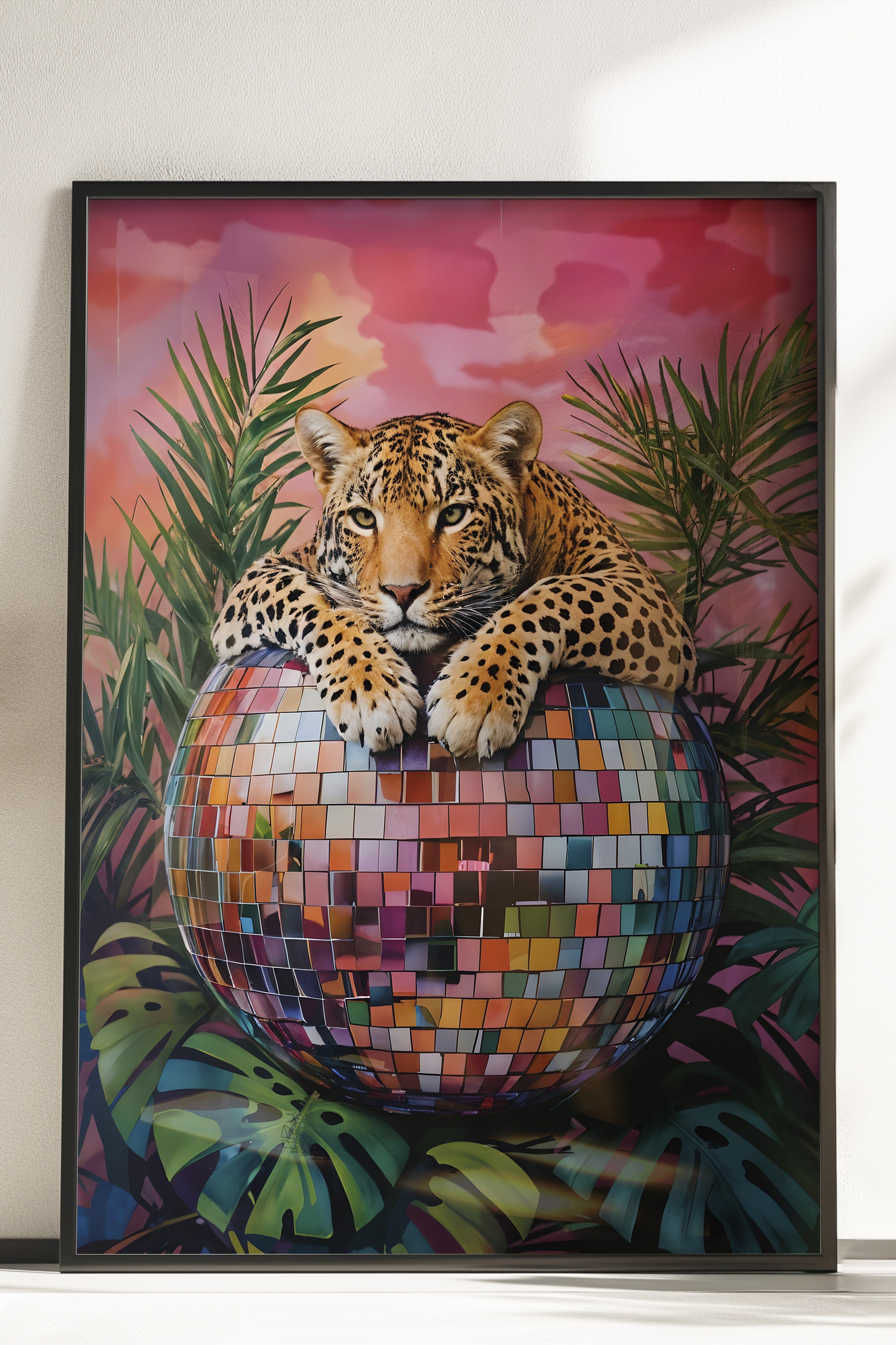 Çerçevesiz Poster, Leopard on Disco Ball, Comfort Serisi Duvar Posteri, NO:108942