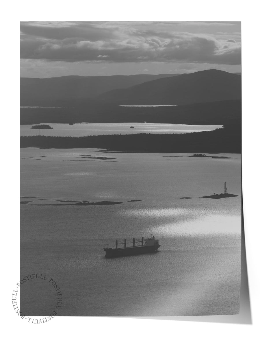 Denizde Gemi Fotoğraf Çerçevesiz Poster