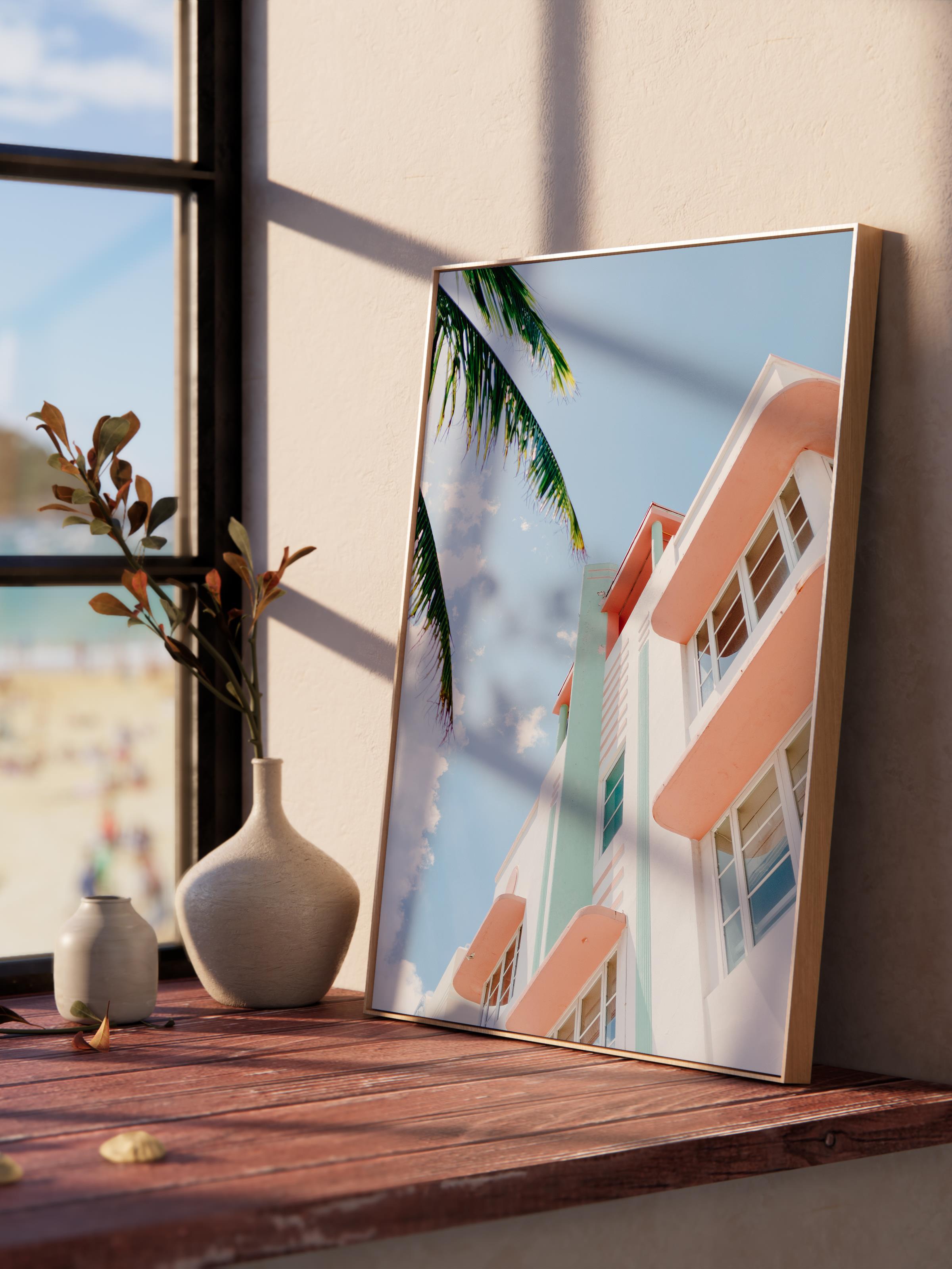 Çerçevesiz Poster, Yaz Temalı Tablo NO:106, Modern Bina ve Palmiye Fotoğrafı, Beyaz Poster, Dikey