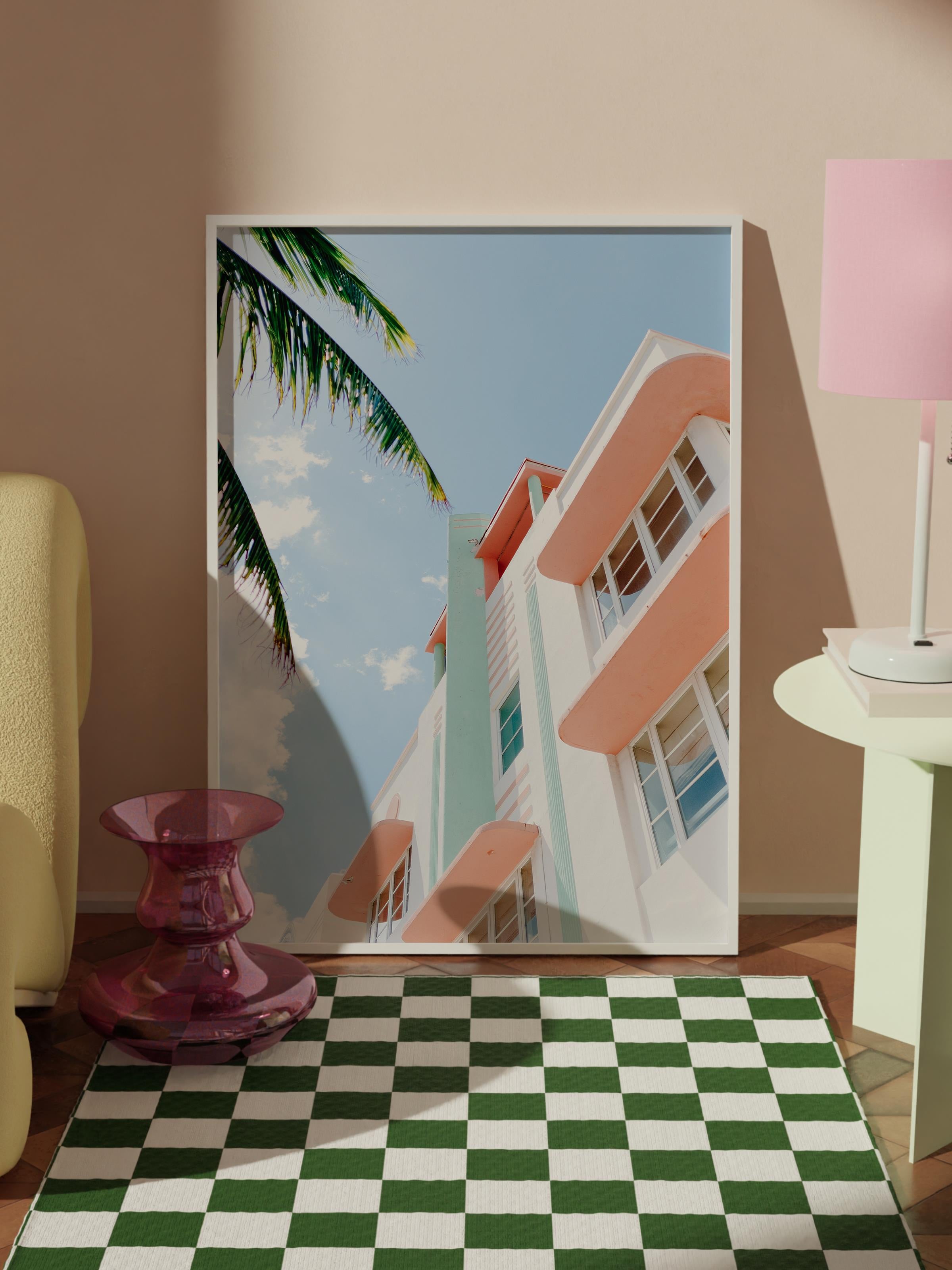 Çerçevesiz Poster, Yaz Temalı Tablo NO:106, Modern Bina ve Palmiye Fotoğrafı, Beyaz Poster, Dikey