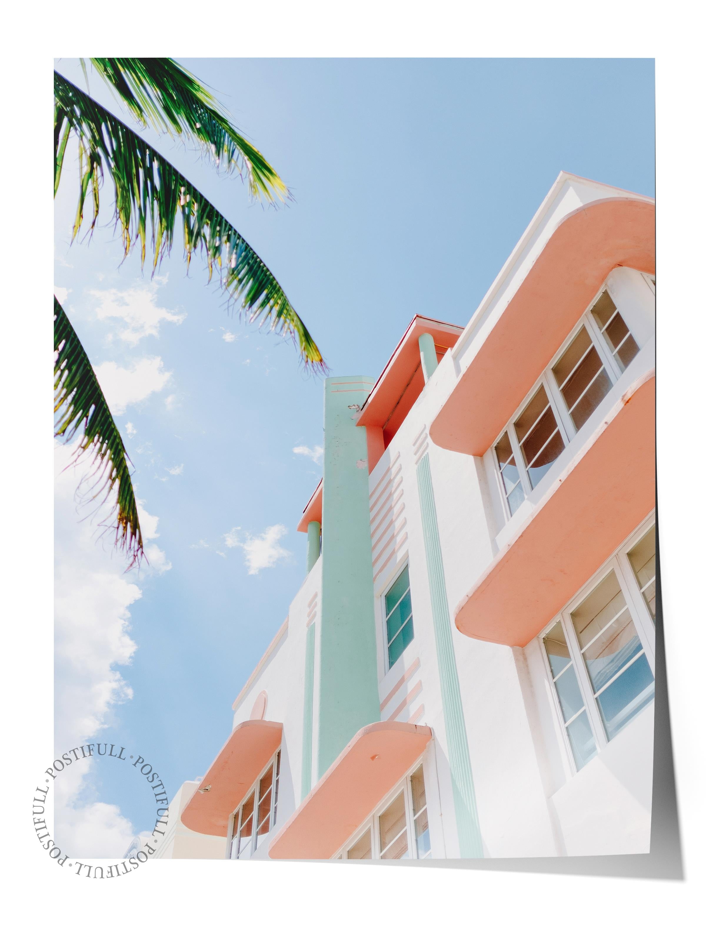 Çerçevesiz Poster, Yaz Temalı Tablo NO:106, Modern Bina ve Palmiye Fotoğrafı, Beyaz Poster, Dikey