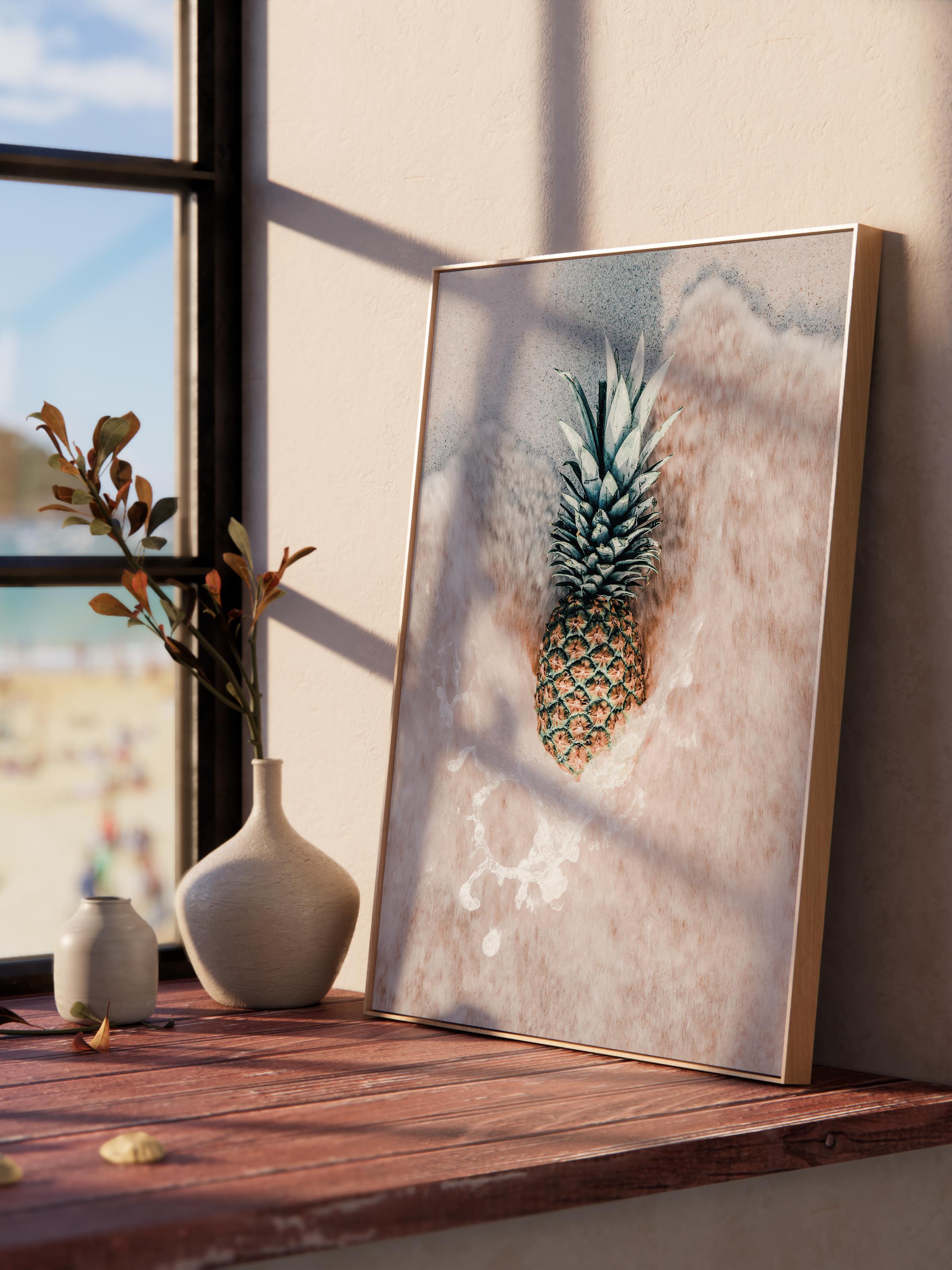 Çerçevesiz Poster, Yaz Temalı Tablo NO:119, Kumda Ananas Fotoğrafı, Beyaz Poster, Dikey