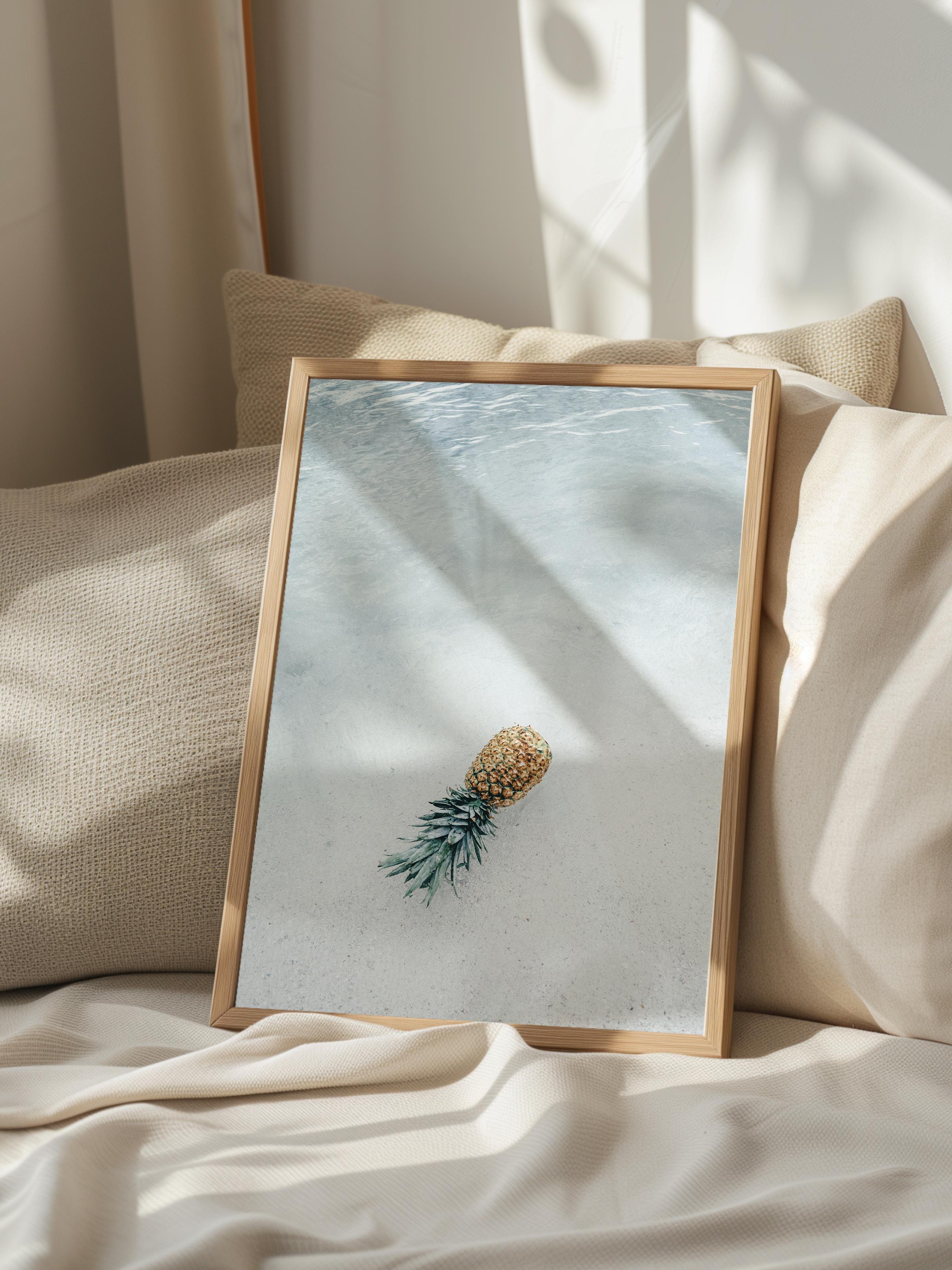 Çerçevesiz Poster, Yaz Temalı Tablo NO:122, Karda Ananas Fotoğrafı, Beyaz Poster, Dikey