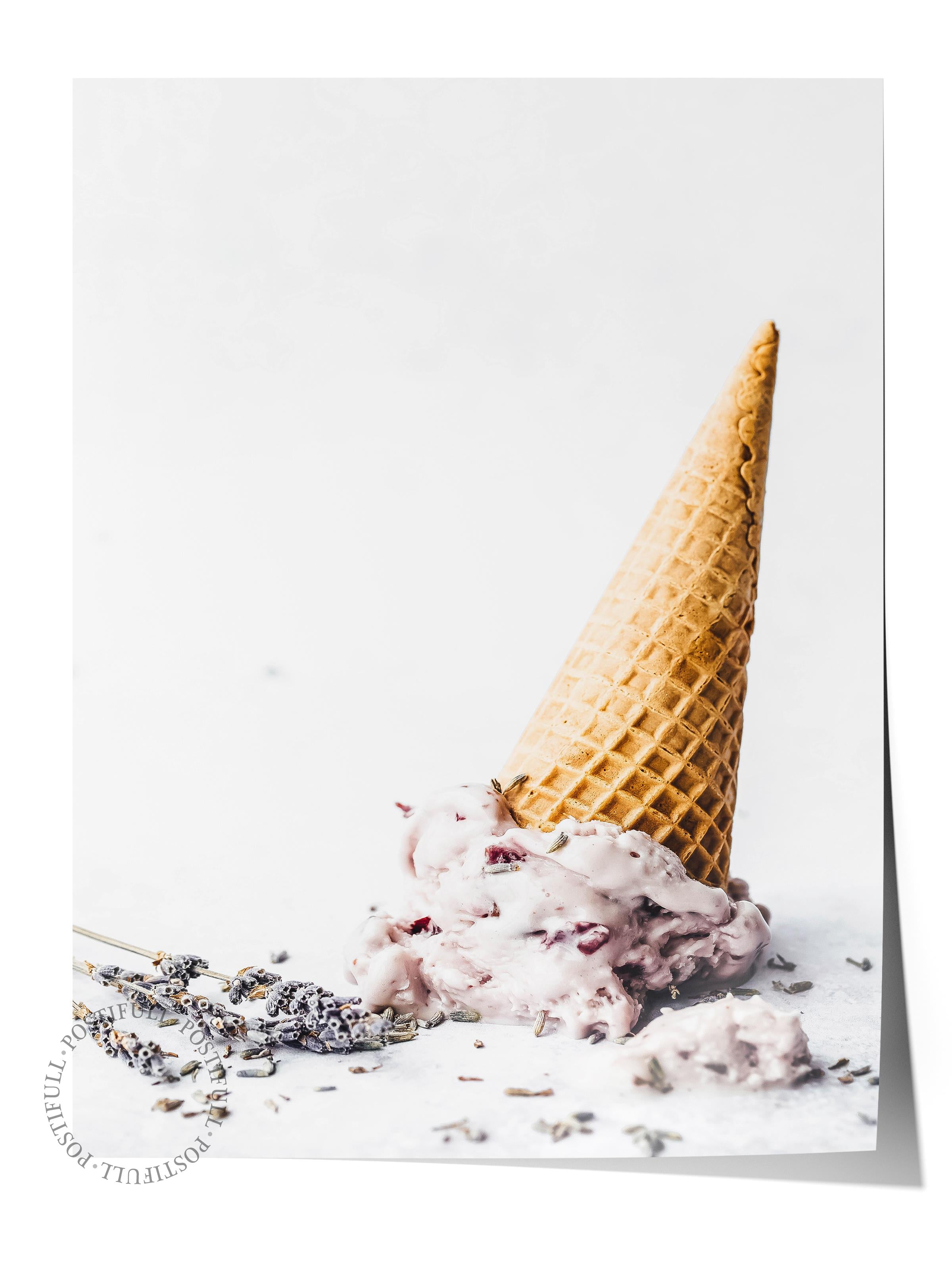 Çerçevesiz Poster, Yaz Temalı Tablo NO:146, Dondurma Külahı Fotoğrafı, Beyaz Poster, Dikey