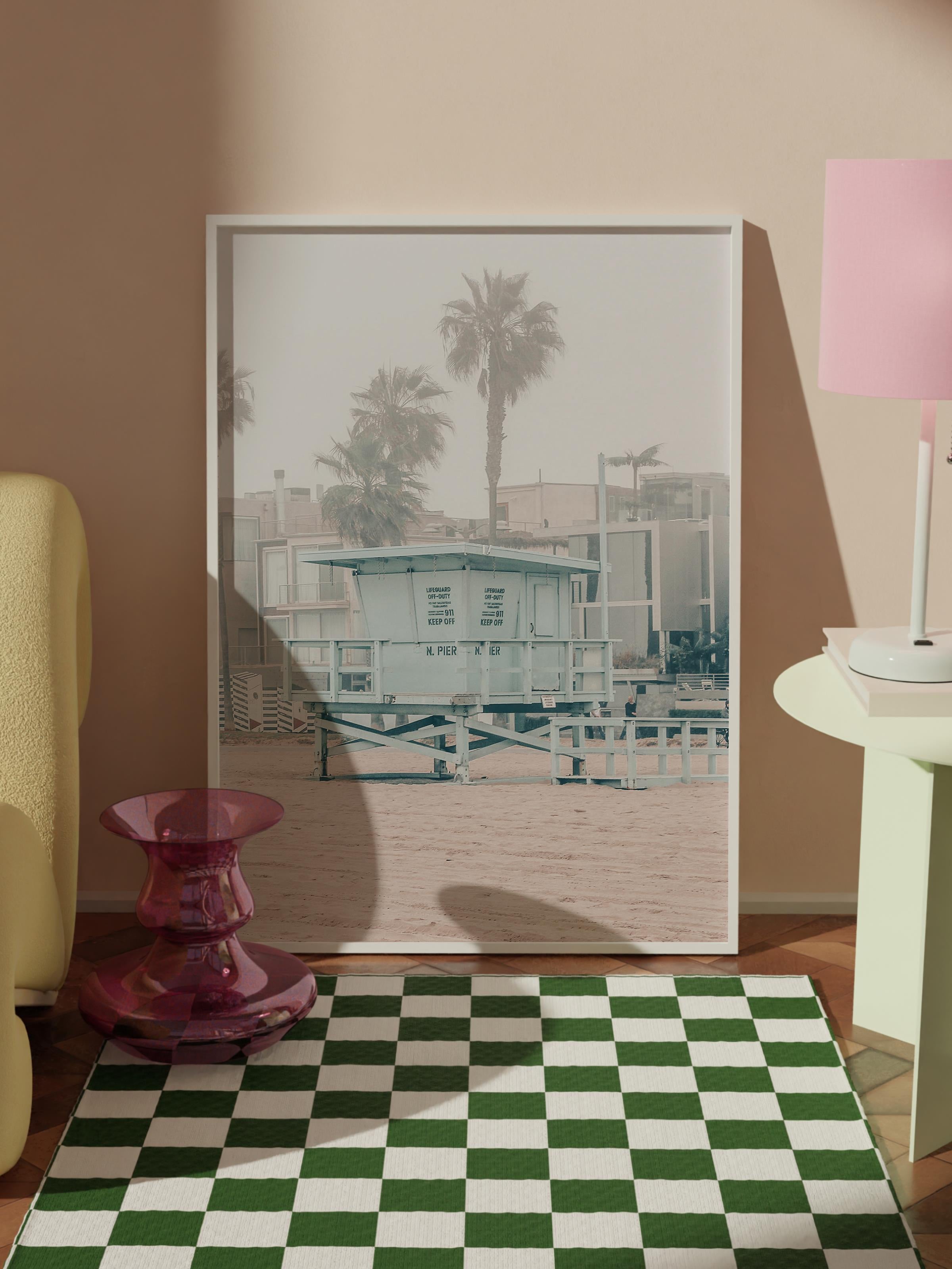 Çerçevesiz Poster, Yaz Temalı Tablo NO:153, Sisli Sahil Evi Fotoğrafı, Beyaz Poster, Dikey