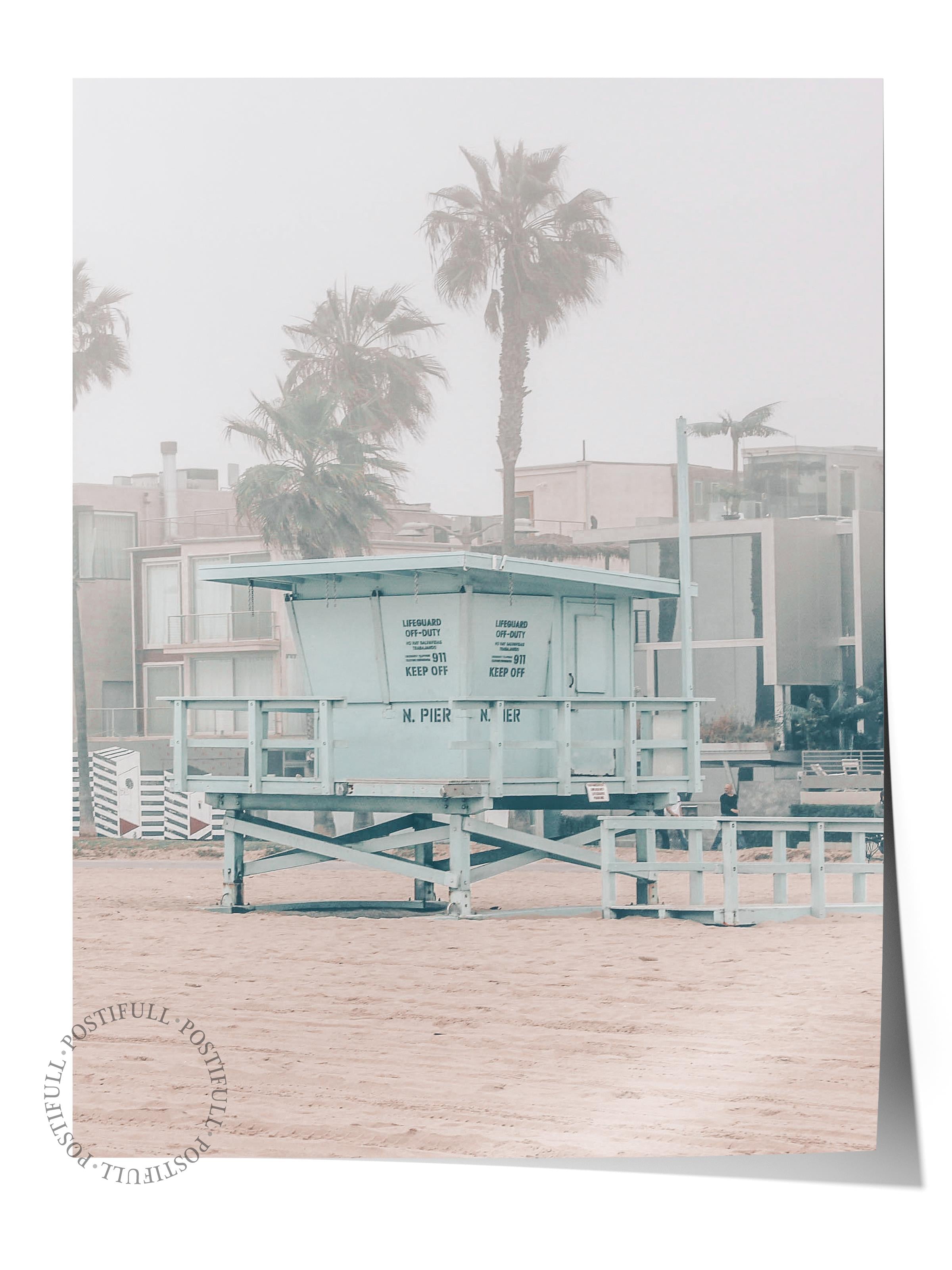 Çerçevesiz Poster, Yaz Temalı Tablo NO:153, Sisli Sahil Evi Fotoğrafı, Beyaz Poster, Dikey