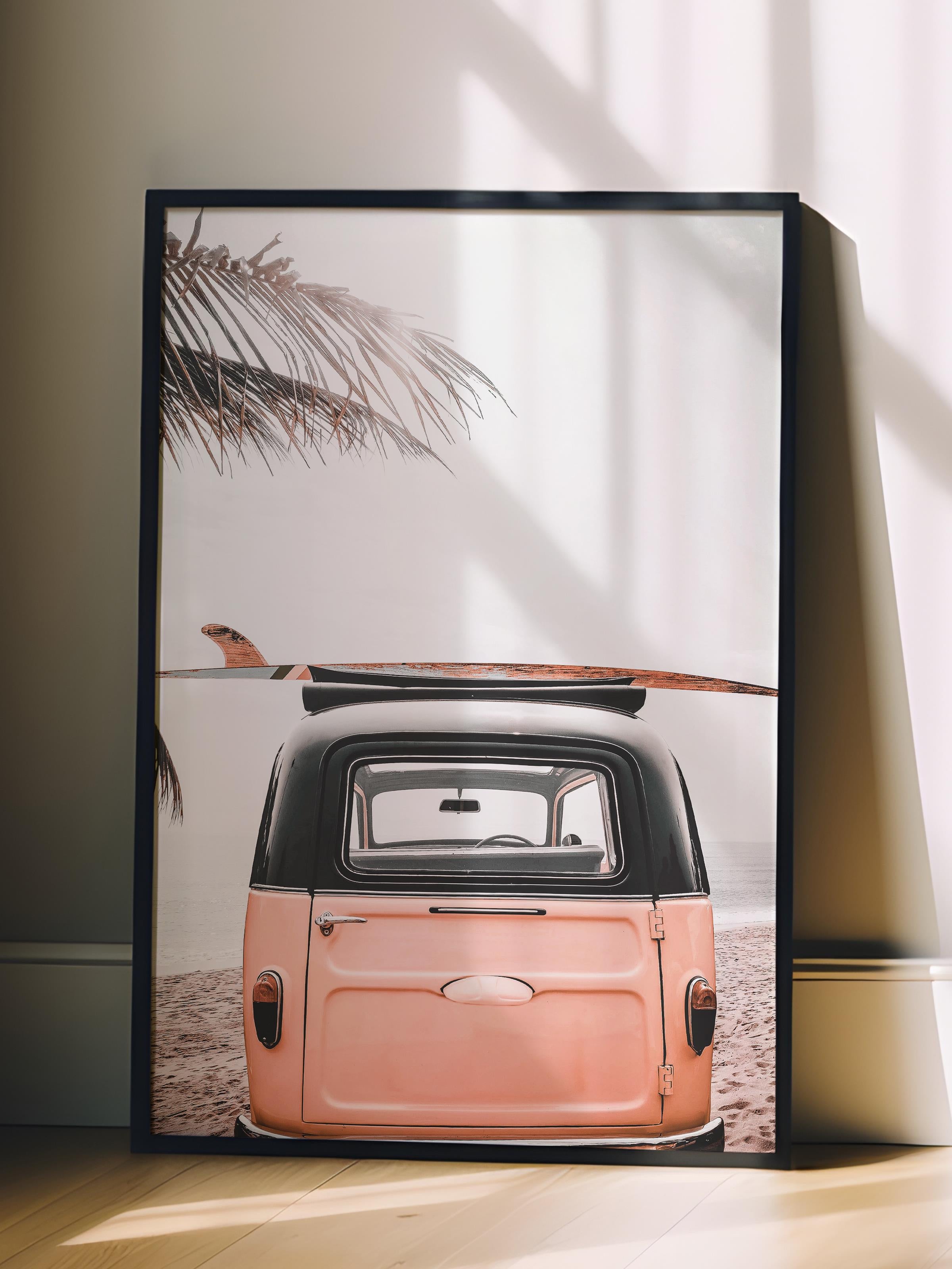 Çerçevesiz Poster, Yaz Temalı Tablo NO:183, Retro Araç ve Palmiye Fotoğrafı, Beyaz Poster, Dikey