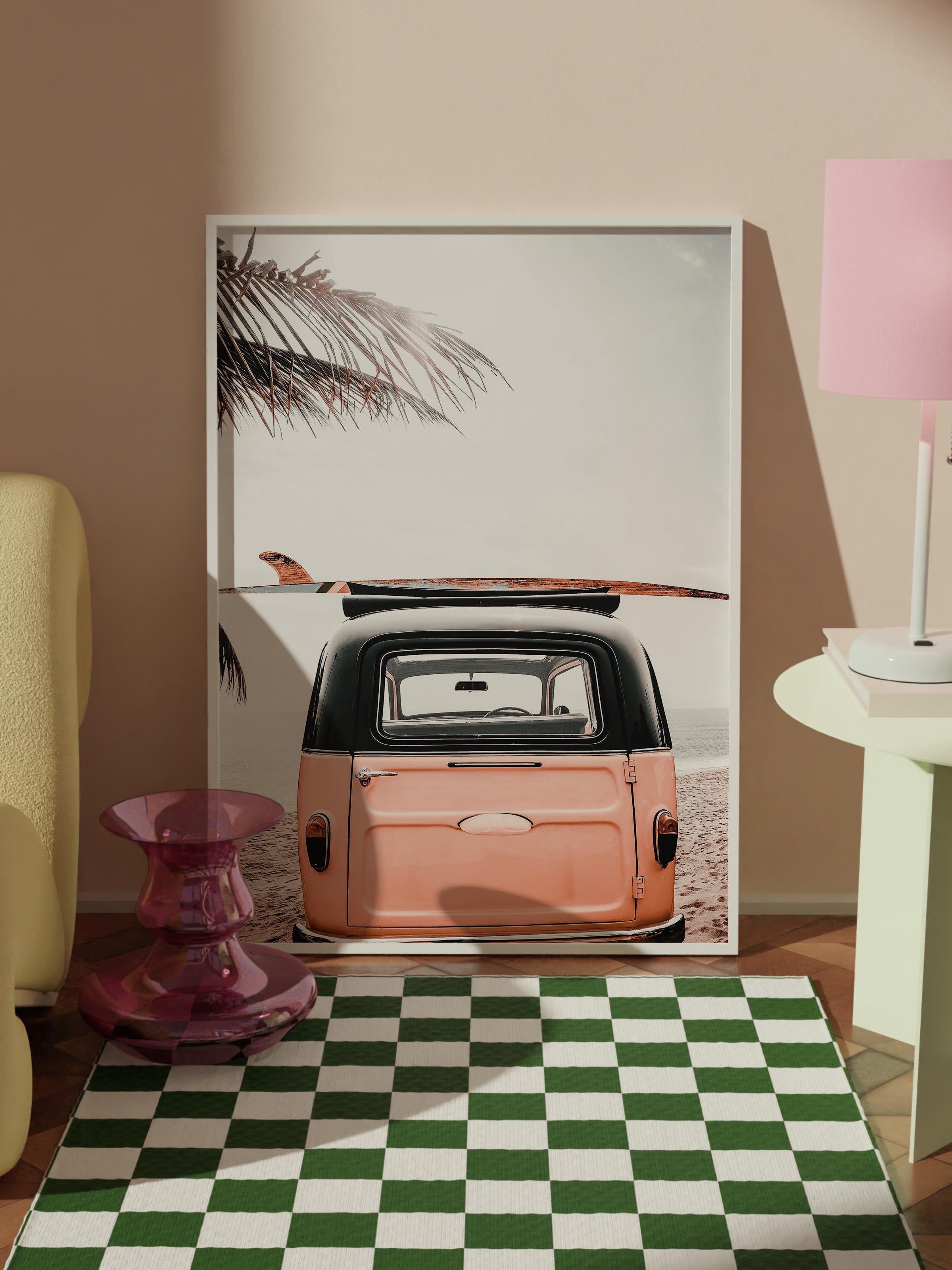 Çerçevesiz Poster, Yaz Temalı Tablo NO:183, Retro Araç ve Palmiye Fotoğrafı, Beyaz Poster, Dikey