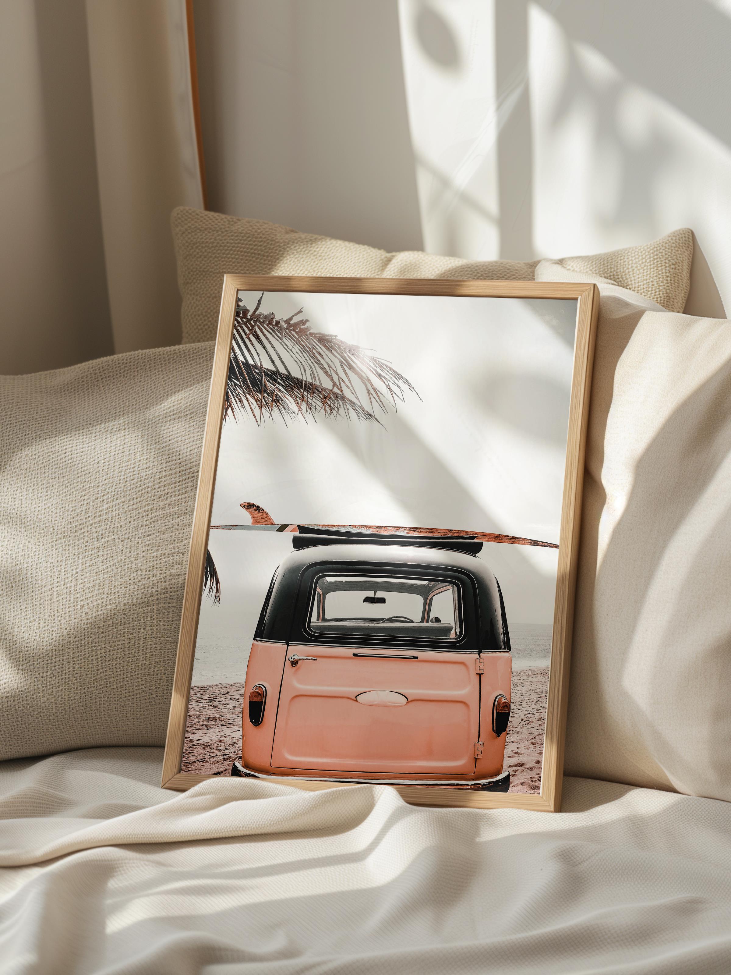 Çerçevesiz Poster, Yaz Temalı Tablo NO:183, Retro Araç ve Palmiye Fotoğrafı, Beyaz Poster, Dikey