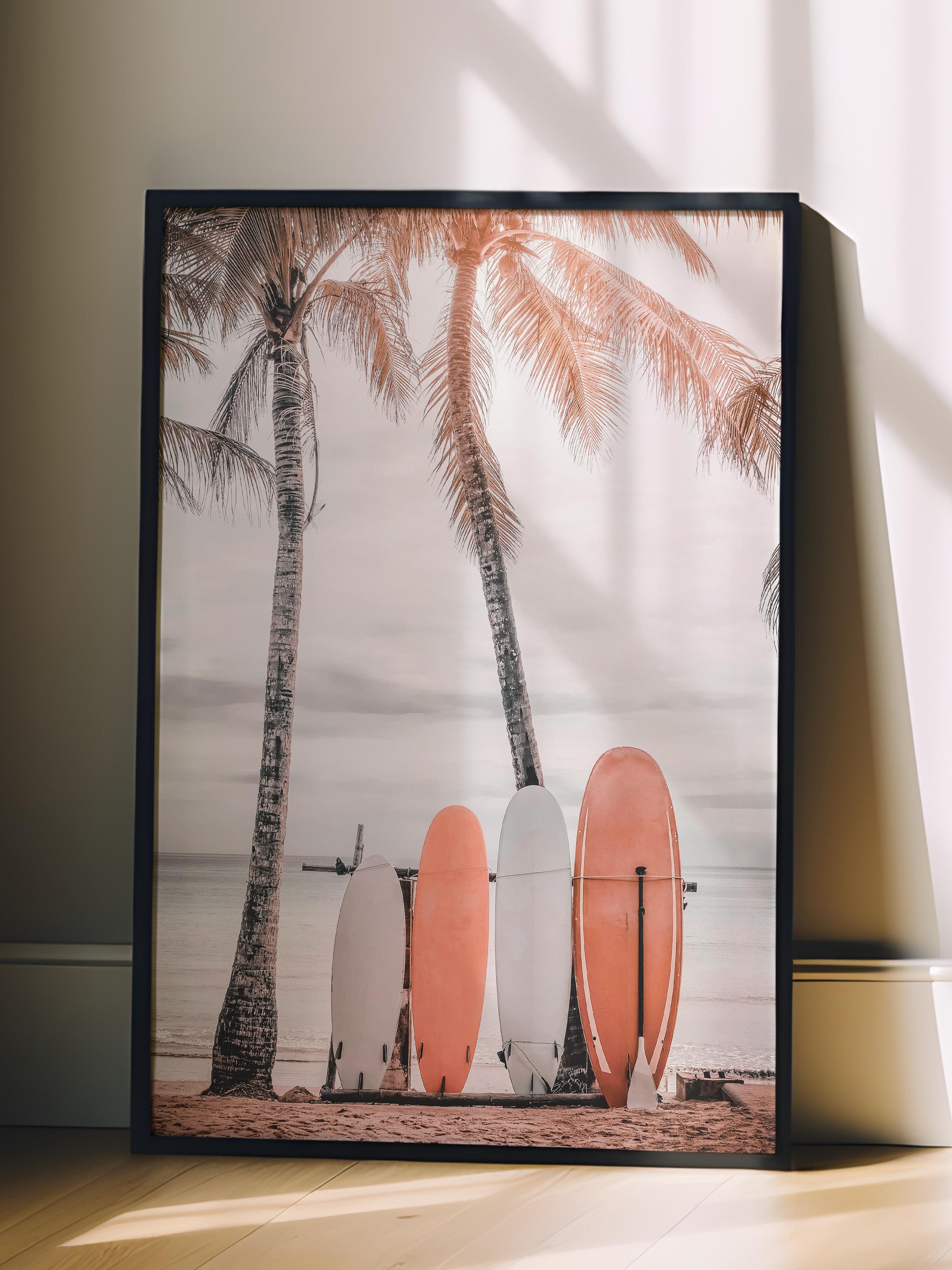 Çerçevesiz Poster, Yaz Temalı Tablo NO:190, Palmiyeler ve Sörf Tahtaları Fotoğrafı, Bej Poster, Dikey