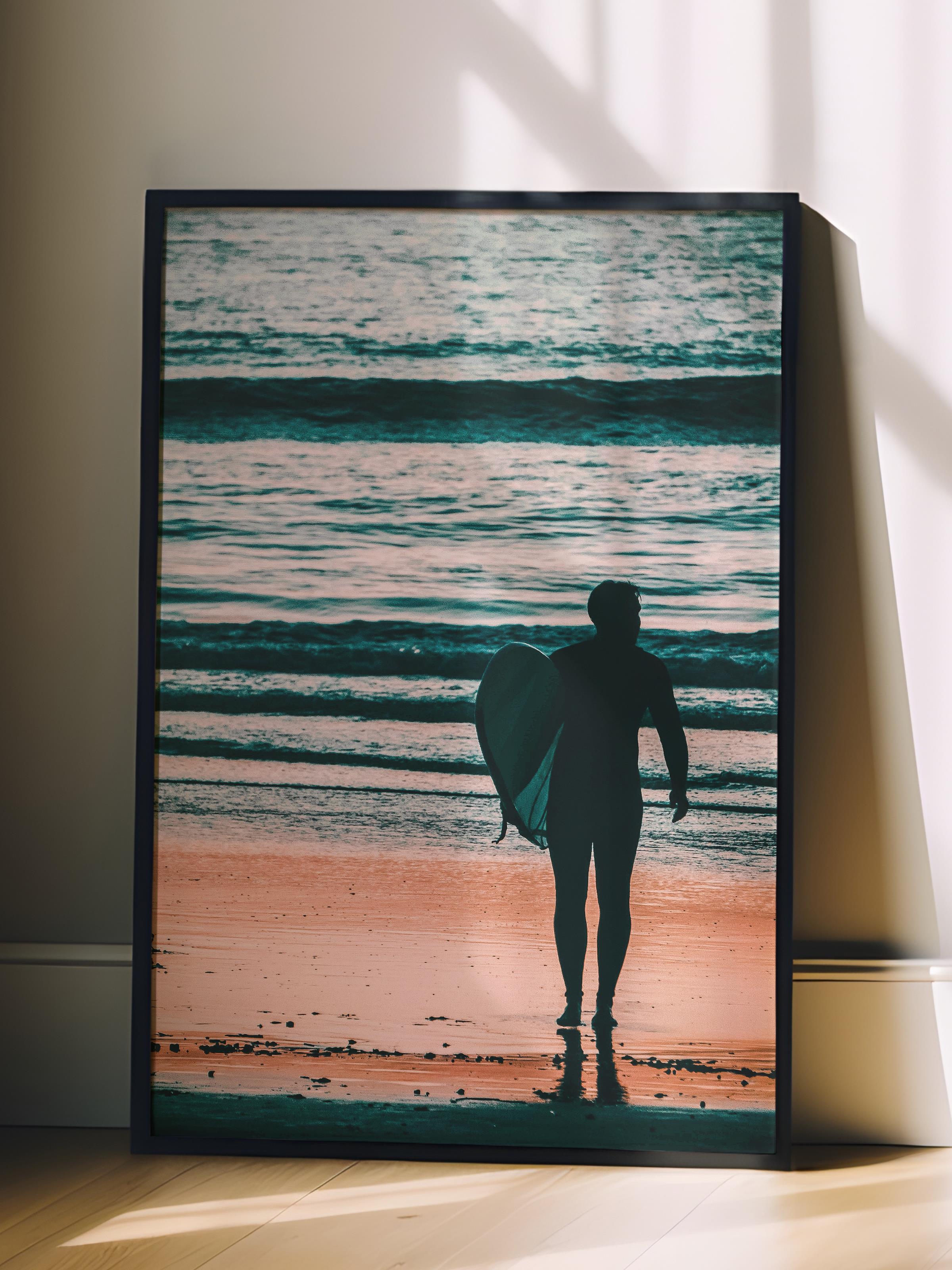 Çerçevesiz Poster, Yaz Temalı Tablo NO:192, Gün Batımında Sörfçü Fotoğrafı, Siyah Poster, Dikey