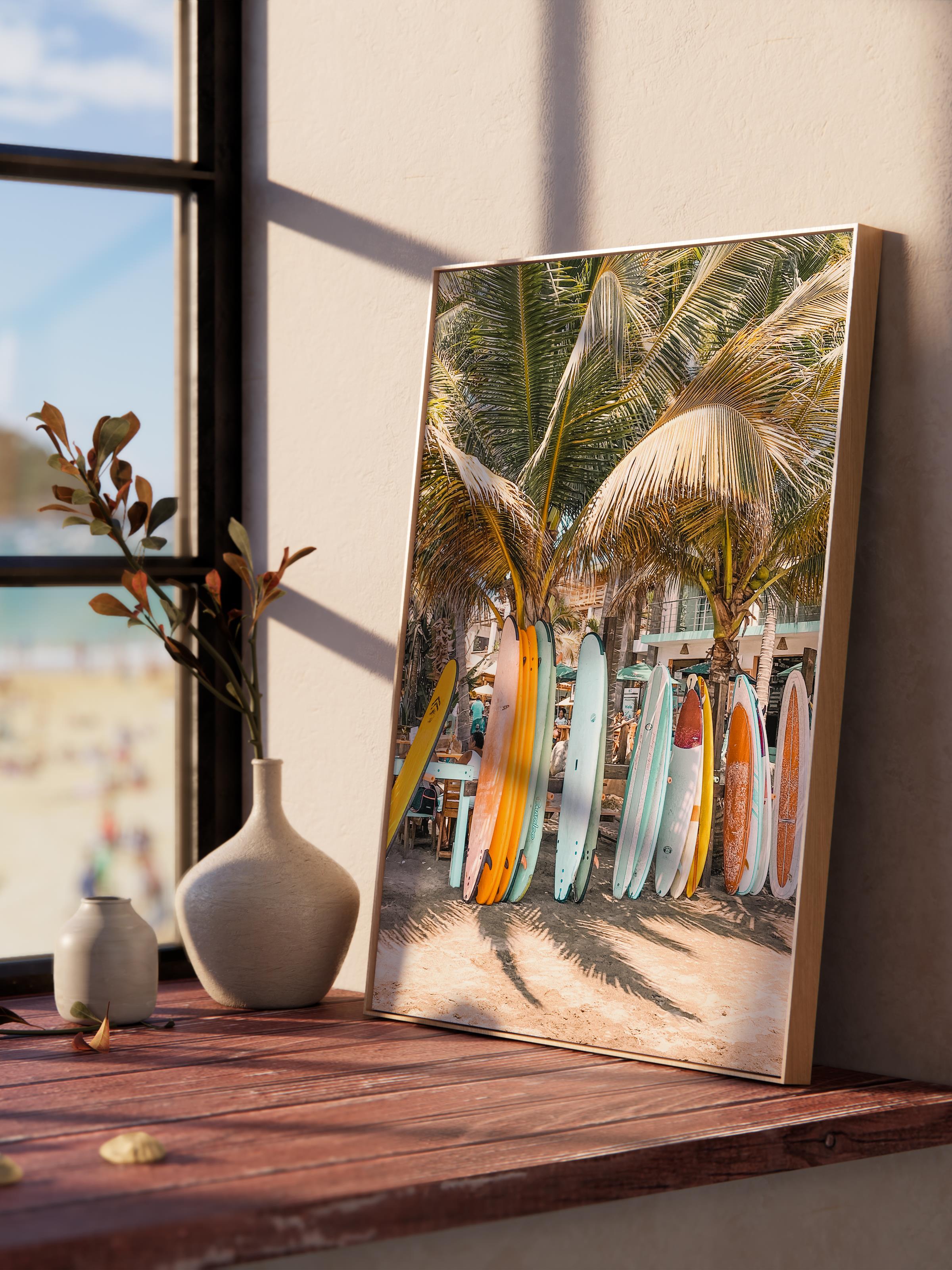 Çerçevesiz Poster, Yaz Temalı Tablo NO:228, Sörf Tahtaları ve Palmiye Fotoğrafı, Bej Poster, Dikey