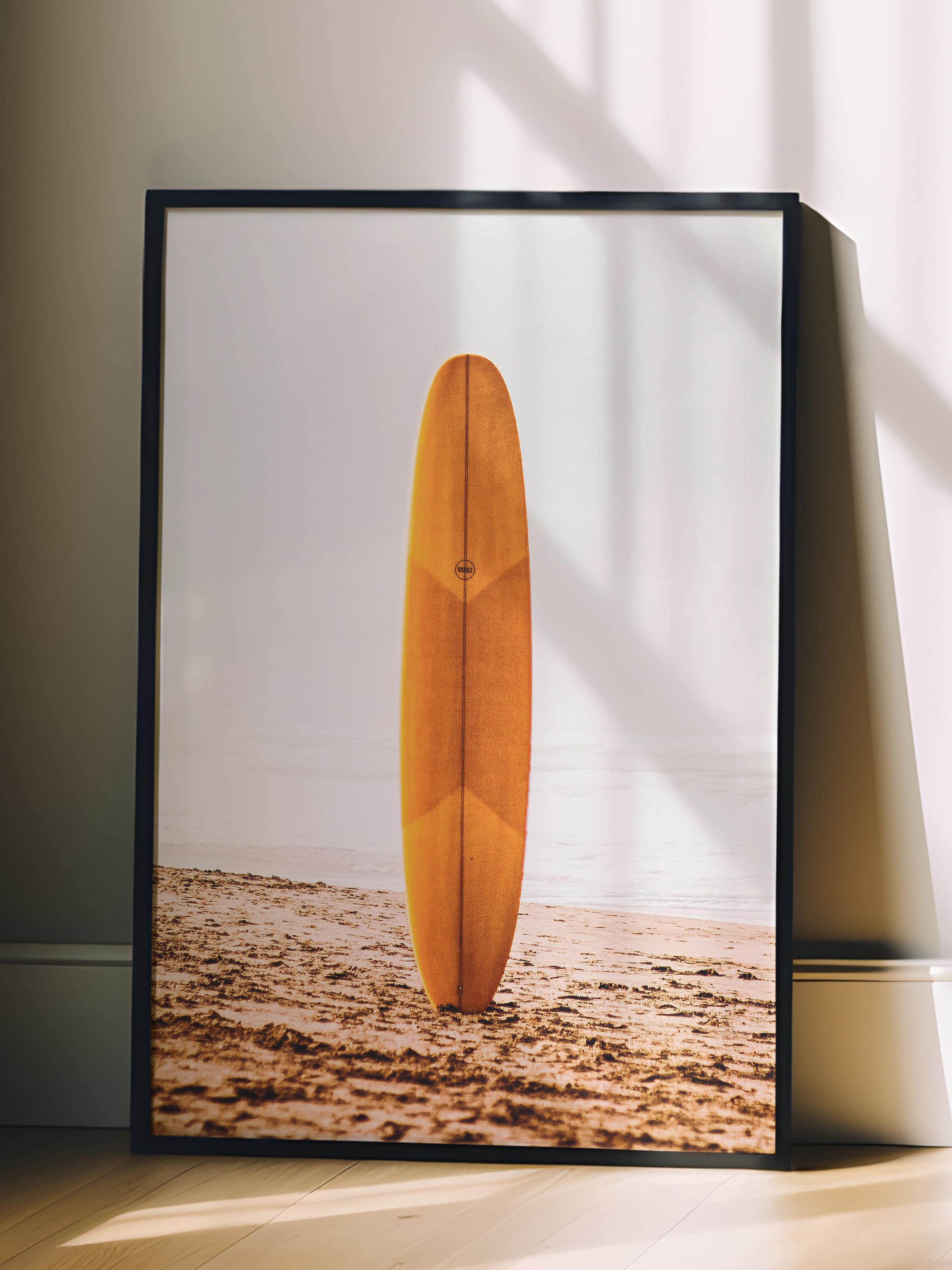Çerçevesiz Poster, Yaz Temalı Tablo NO:23, Kumsalda Sörf Tahtası Fotoğrafı, Kahverengi Poster, Dikey