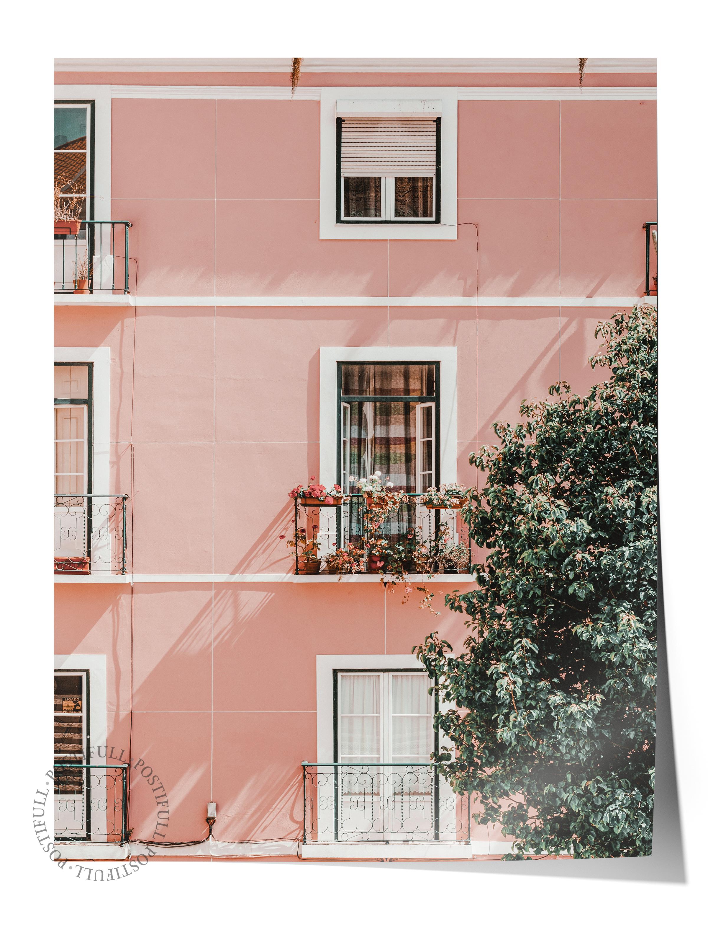 Çerçevesiz Poster, Yaz Temalı Tablo NO:233, Pembe Bina ve Ağaç Fotoğrafı, Pembe Poster, Dikey