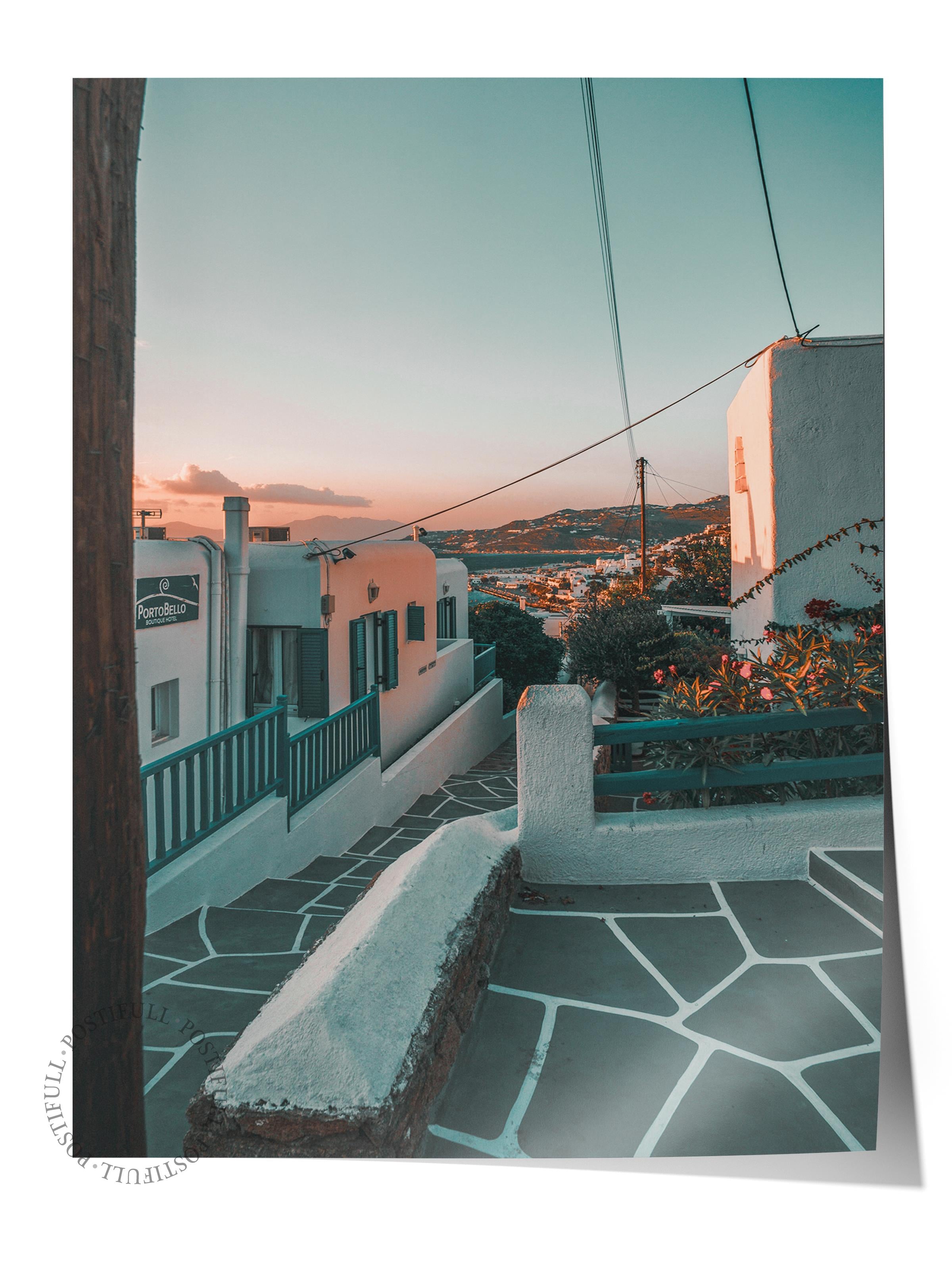 Çerçevesiz Poster, Yaz Temalı Tablo NO:235, Santorini Sokakları Fotoğrafı, Beyaz Poster, Dikey