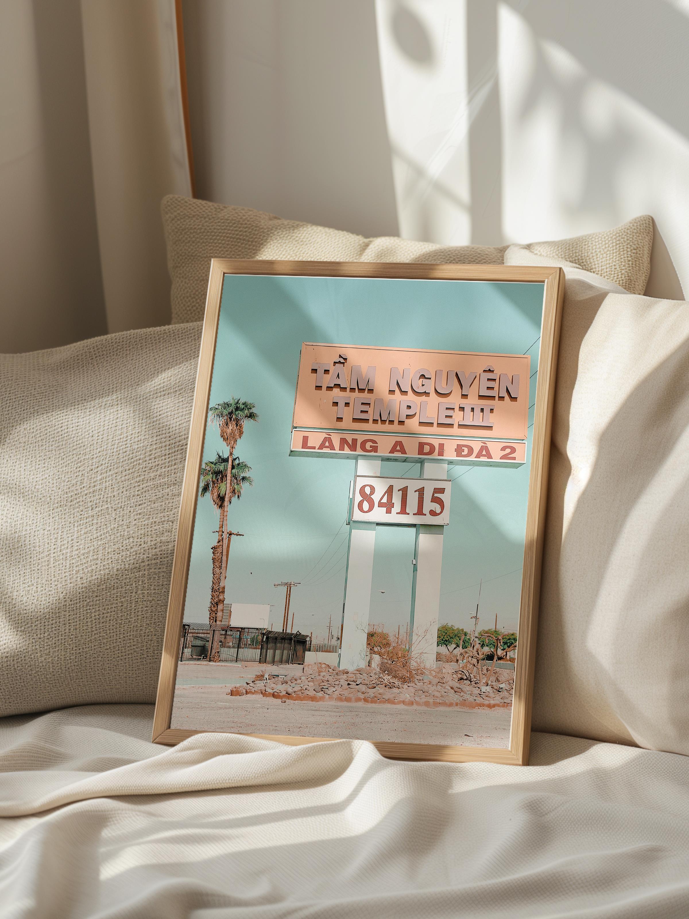 Çerçevesiz Poster, Yaz Temalı Tablo NO:240, Palmiye Ağaçları ve Tabela Fotoğrafı, Beyaz, Dikey