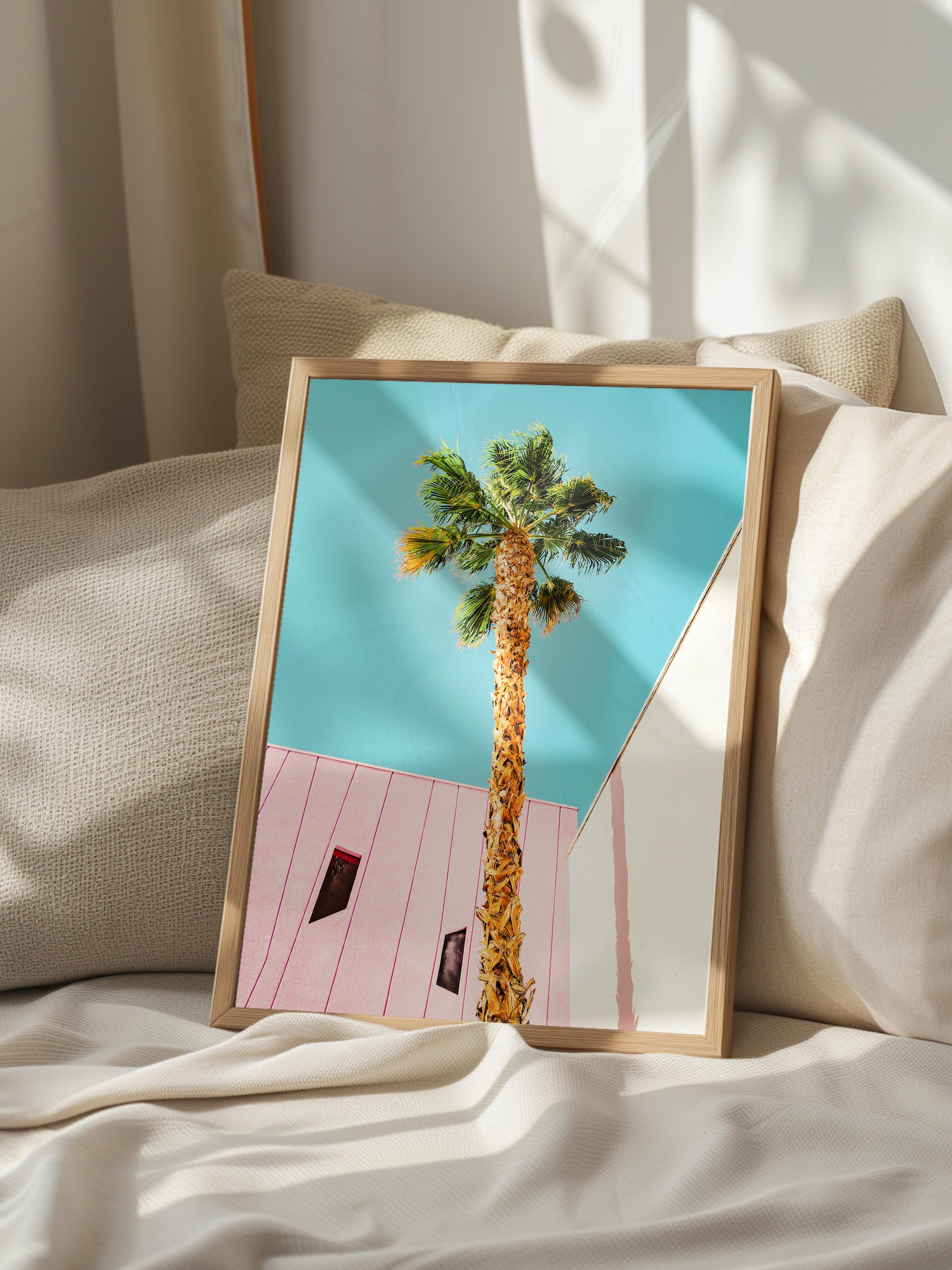 Çerçevesiz Poster, Yaz Temalı Tablo NO:248, Palmiye ve Renkli Bina Fotoğrafı, Sarı Poster, Dikey