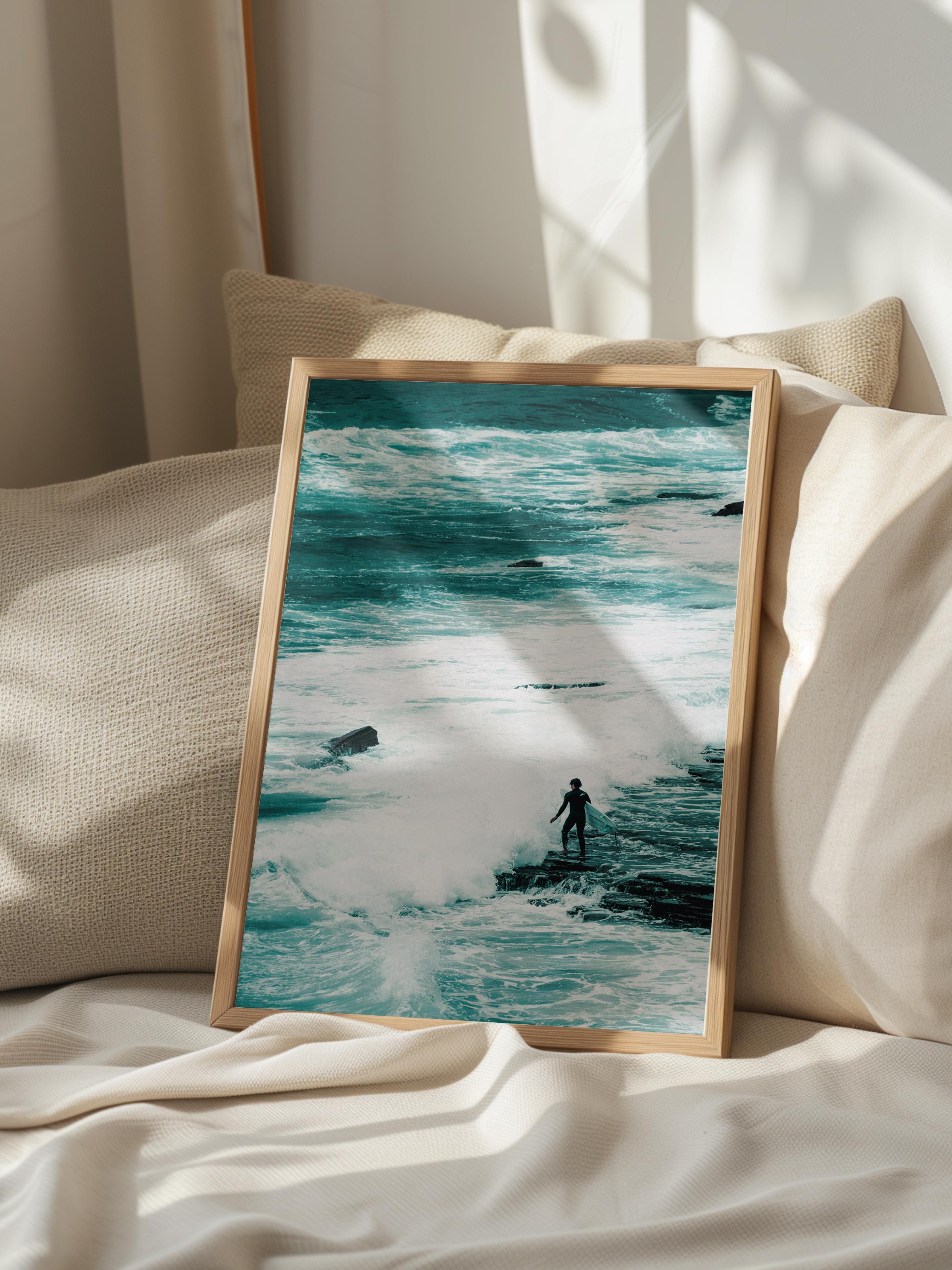 Çerçevesiz Poster, Yaz Temalı Tablo NO:48, Kaya Kenarında Deniz Fotoğrafı, Gri Poster, Dikey