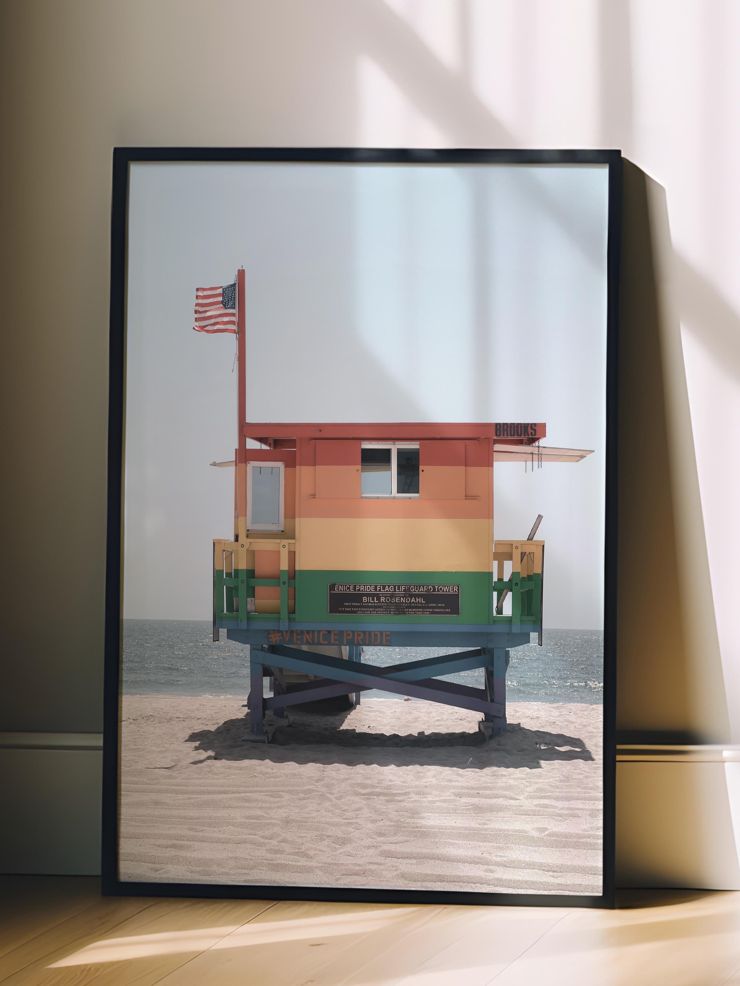 Çerçevesiz Poster, Yaz Temalı Tablo NO:90, Kırmızı Bayraklı Kule Fotoğrafı, Beyaz Poster, Dikey