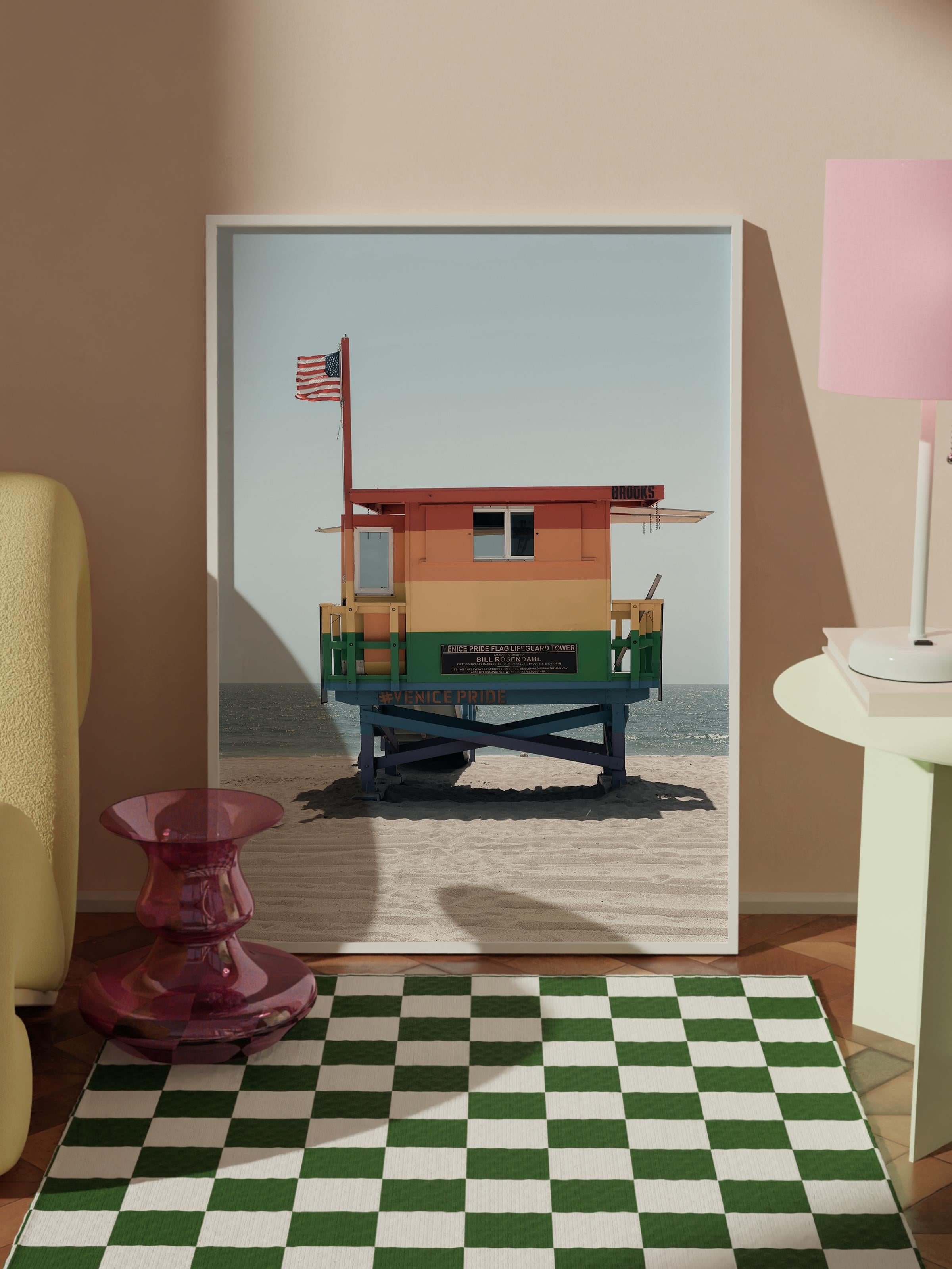 Çerçevesiz Poster, Yaz Temalı Tablo NO:90, Kırmızı Bayraklı Kule Fotoğrafı, Beyaz Poster, Dikey