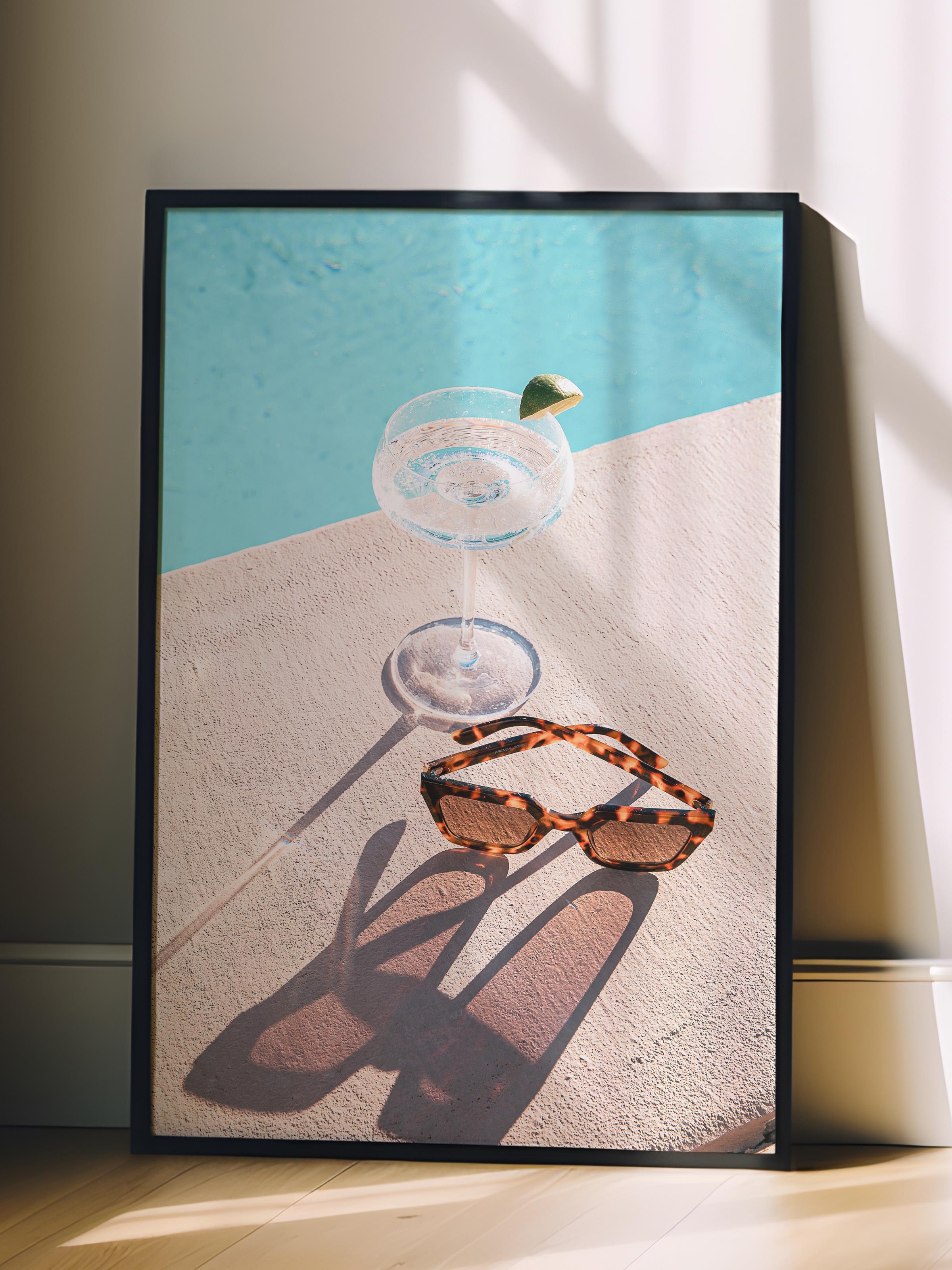 Çerçevesiz Poster, Yaz Temalı Tablo NO:93, Havuz Kenarı Gözlük ve Limonata Fotoğrafı, Mavi, Dikey