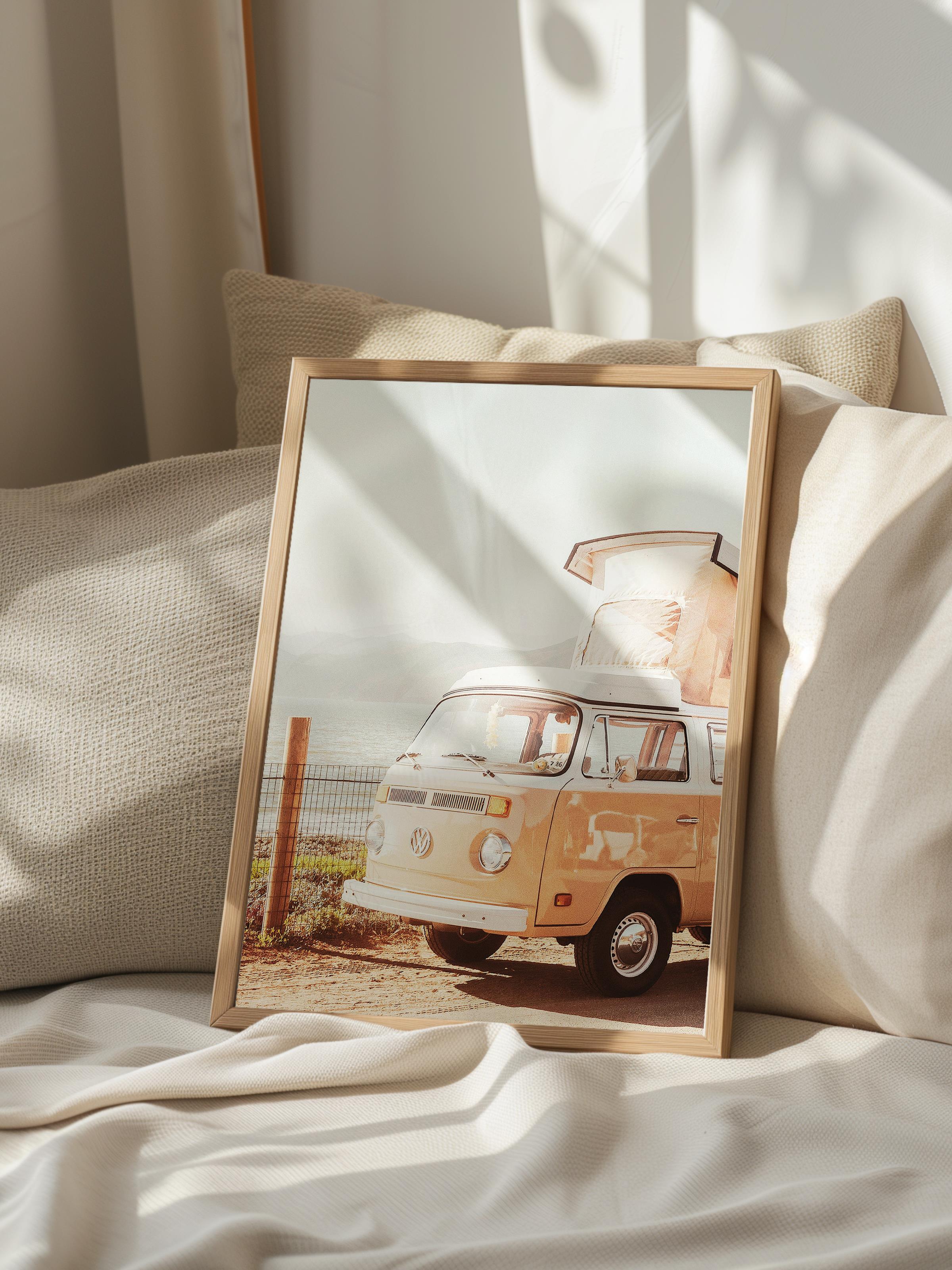 Çerçevesiz Poster, Yaz Temalı Tablo NO:95, Sarı Volkswagen Minibüs Fotoğrafı, Sarı Poster, Dikey