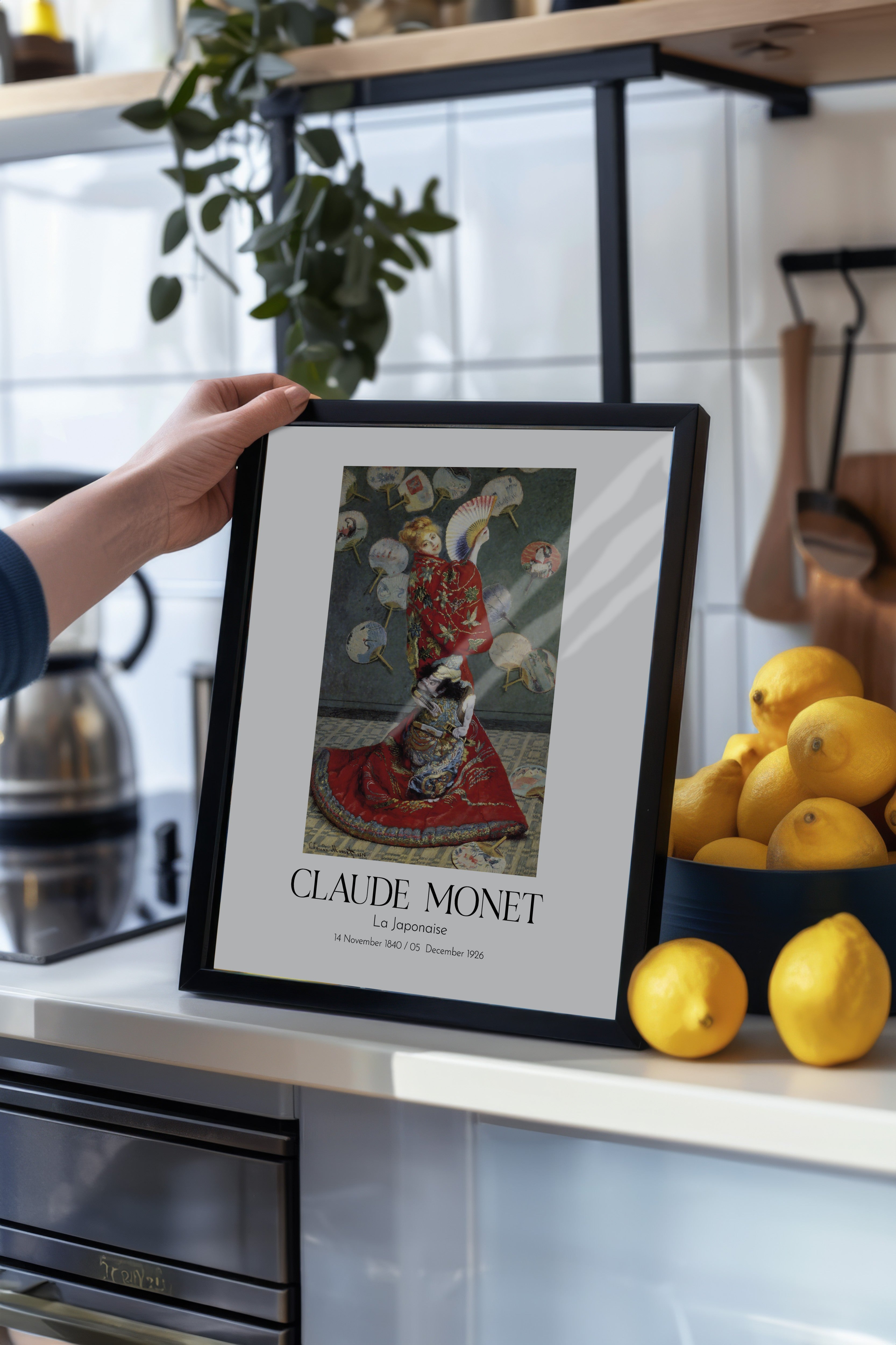 Claude Monet - La Japonaise, Siyah Çerçeveli Tablo, Sanat Serisi NO:110311